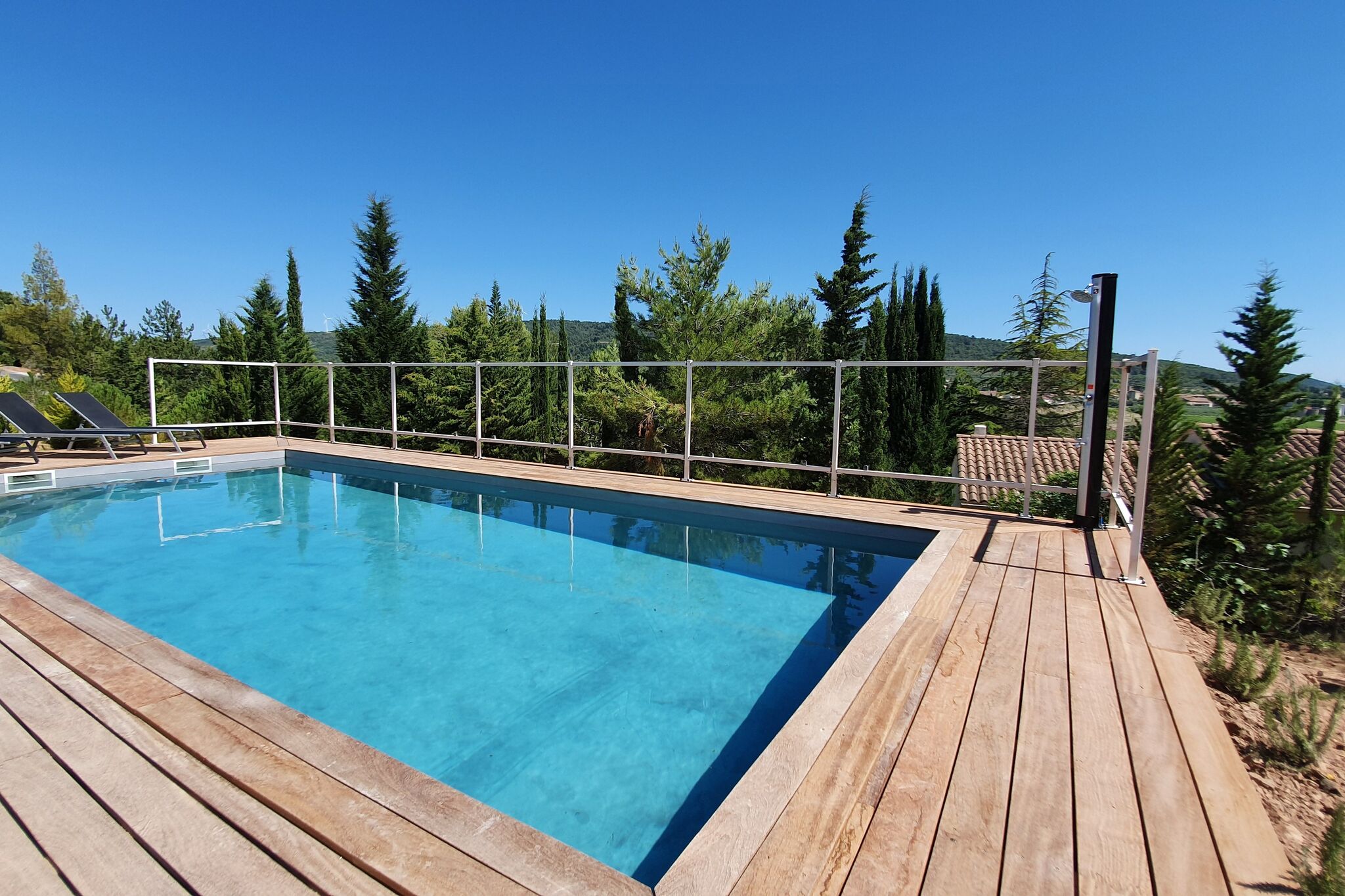Stijlvolle villa in Beaufort met privé zwembad, gehele woning voorzien van airco. Netflix aanwezig