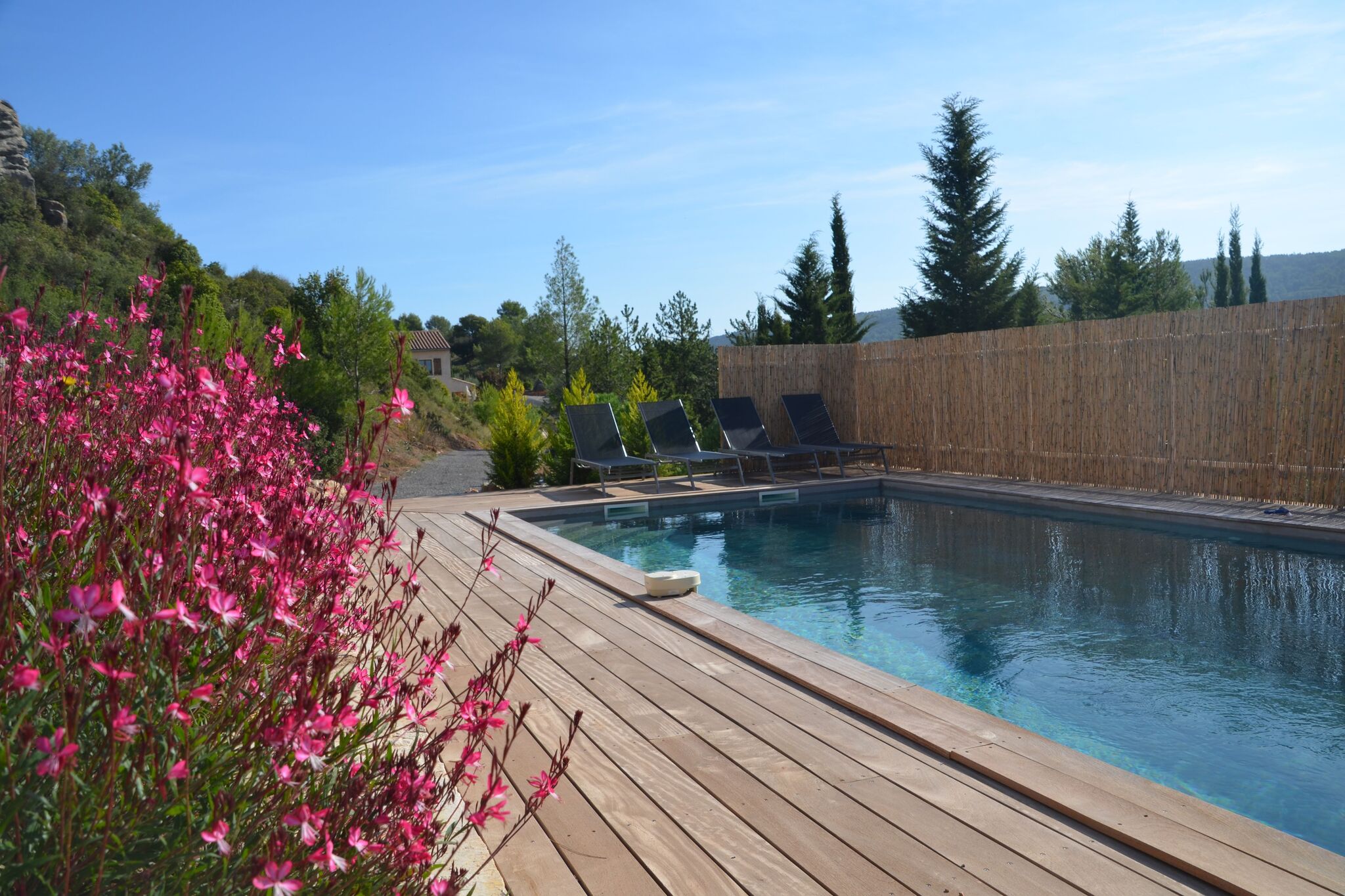 Stijlvolle villa in Beaufort met privé zwembad, gehele woning voorzien van airco. Netflix aanwezig