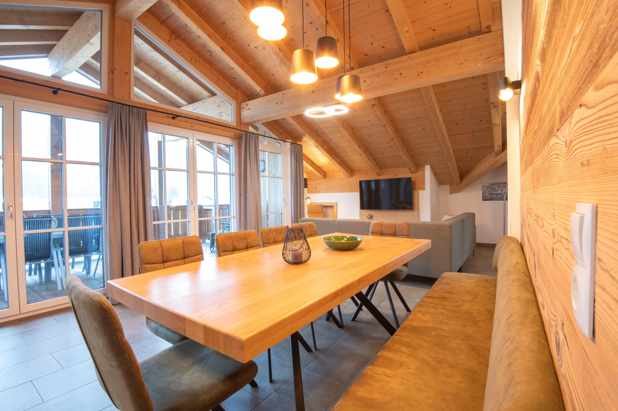 This is a gorgeous 3-bedroom apartment in Brixen im Thale that accomodates 10 people. The WilderKaiser-Brixental ski area is closeby, making this the perfect home for a ski vacation. The ski bus stops just 200 m from the home.



The nearest ski lift is just 1.3 km away. In the summer, you can go hiking, mountain biking and paragliding. Sport Hotel Brixen is situated next to the apartment and here you can rent an e-bike, play tennis, or go swimming. There is also a lake only 5 km from the apartment. You will find restaurants and grocery stores within 300 m of the home.



The home has ski storage, a balcony, lift, and two carports. It also offers bed linen.



Innsbruck Airport is 85 km away.