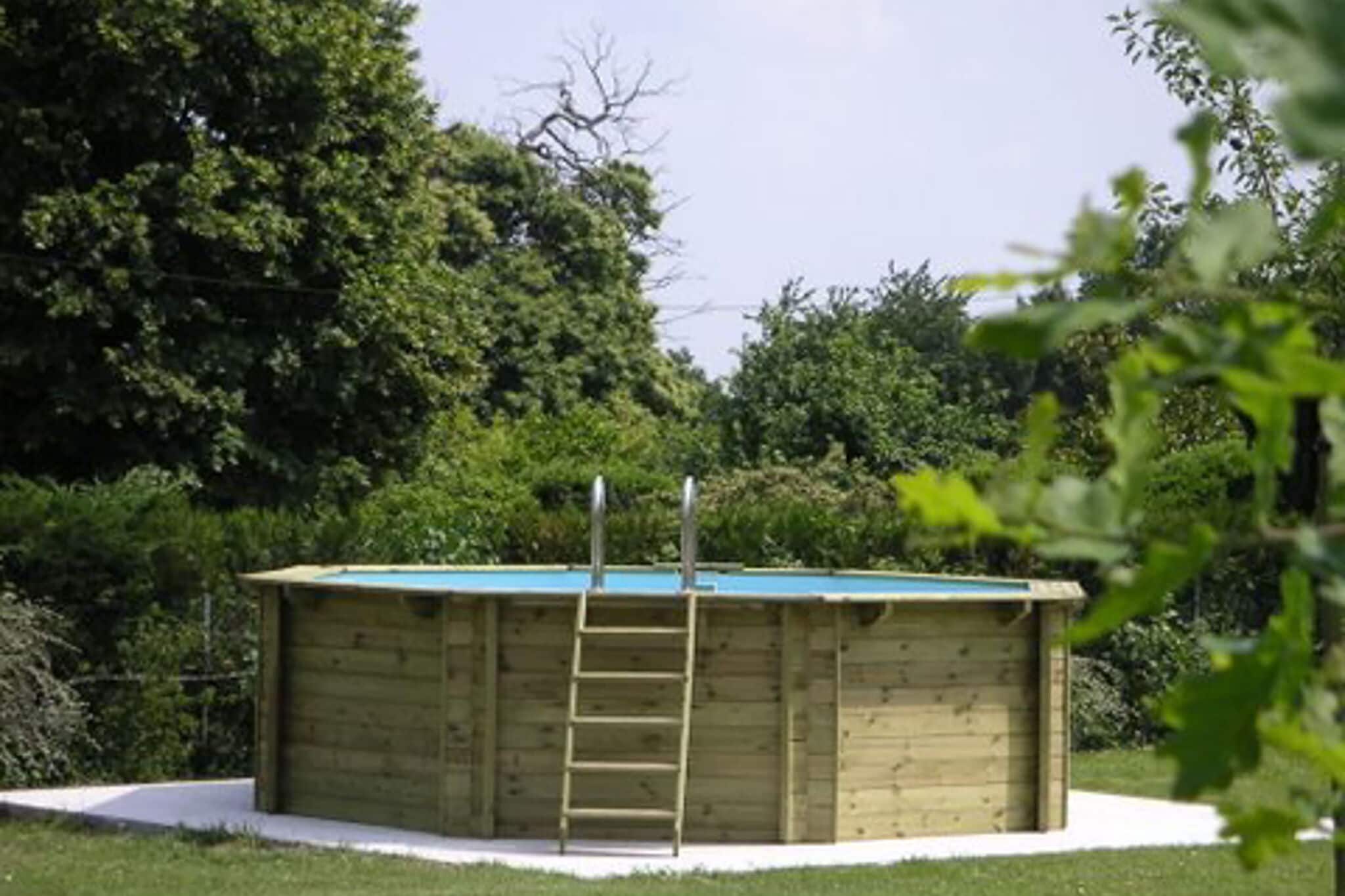 Modernes Ferienhaus mit privatem Swimmingpool, in der nahe Poitiers, France.