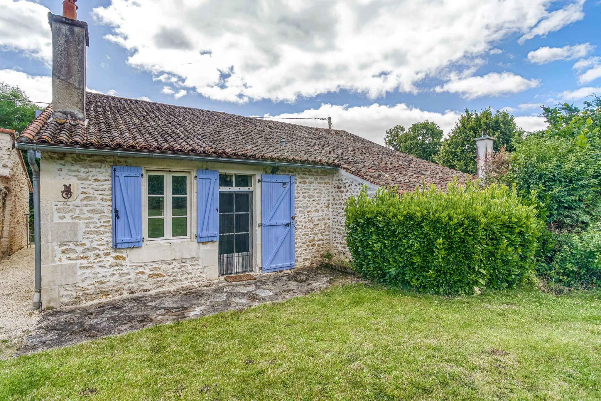 Holiday Home with Private Swimming Pool, close to Poitiers, France.