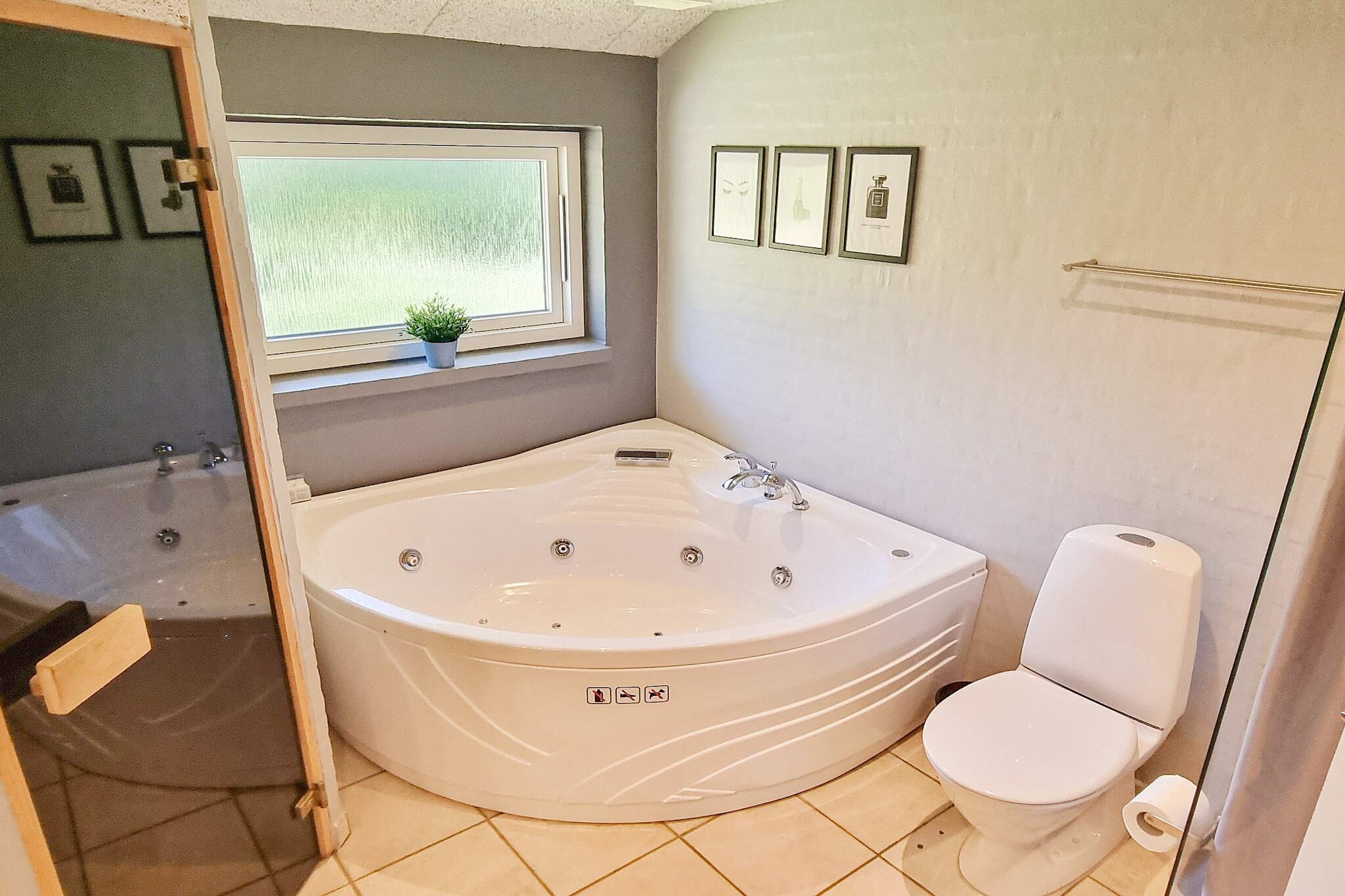 8 person holiday home in Hadsund - Spa