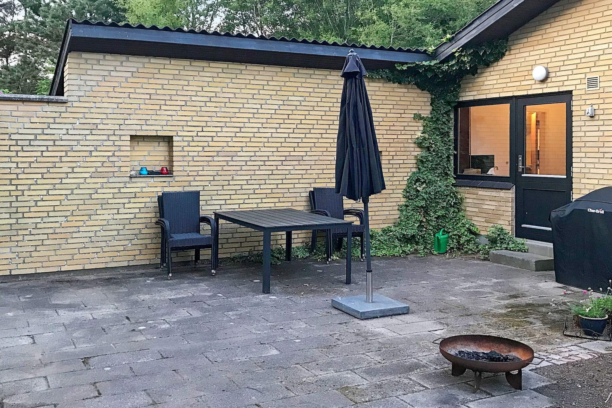 Ontspanning met biljart en jacuzzi - Buitenlucht