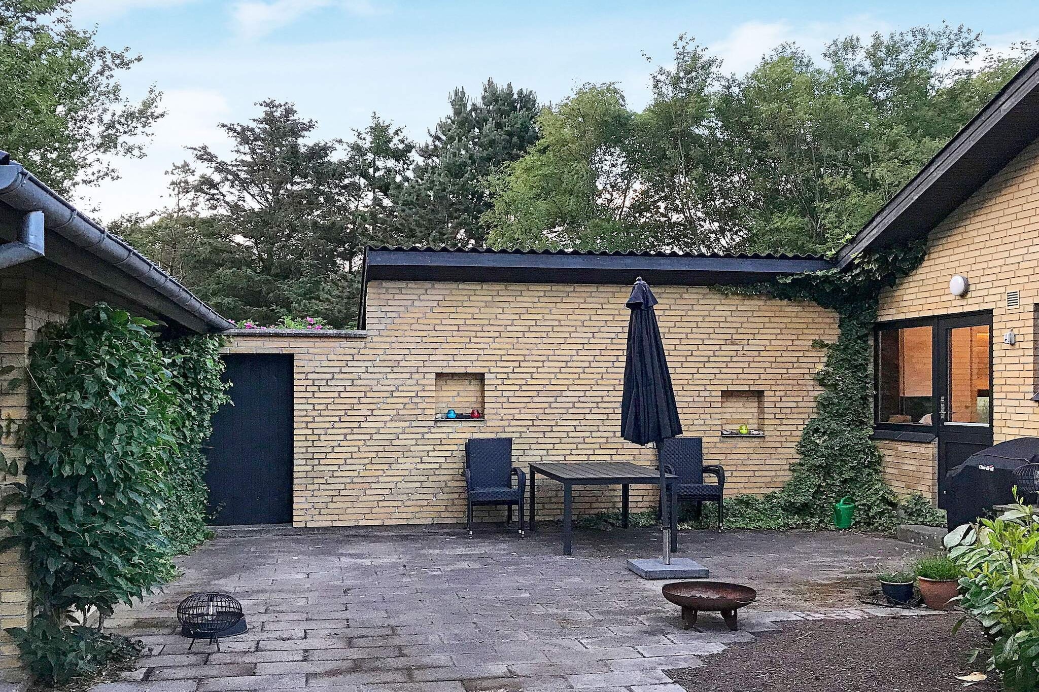 Ontspanning met biljart en jacuzzi - Buitenlucht