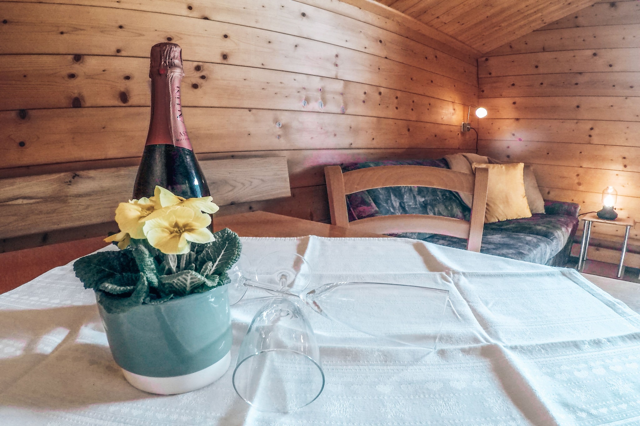 On the 1st floor: (Entrance, Kitchen(double sofa bed, dining table, electric kettle, coffee machine, oven, dishwasher, fridge), bedroom(single bed, double bed), bedroom(double bed), bathroom(shower, washbasin, toilet), bathroom(shower, washbasin, toilet), TV, balcony or terrace)\n\nveranda, stove, microwave, garden, bicycle storage, garden furniture, sun loungers, BBQ, parking, children\'s bed, Garden shed