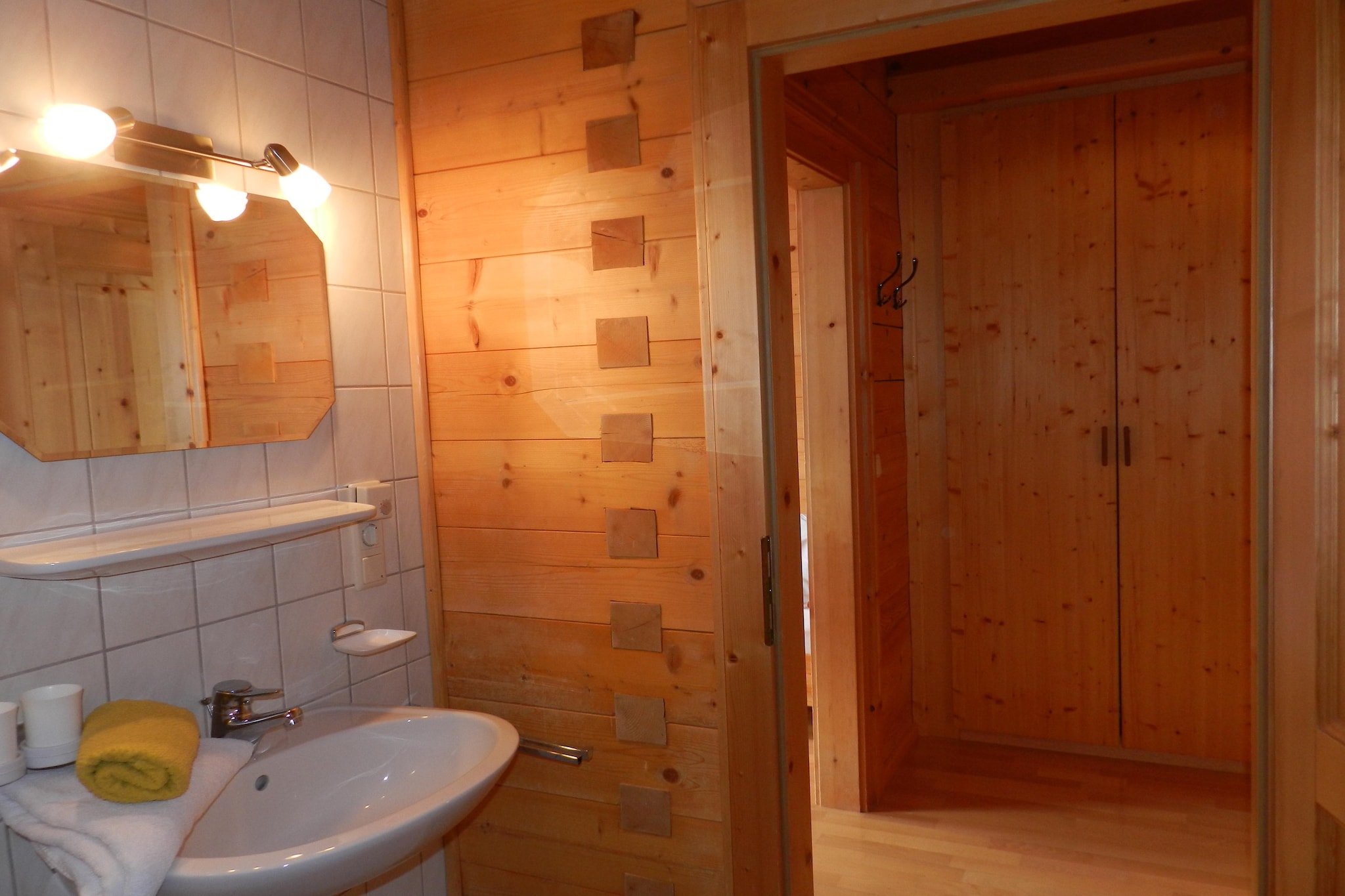 Appartment Holzblockhaus - Badkamer
