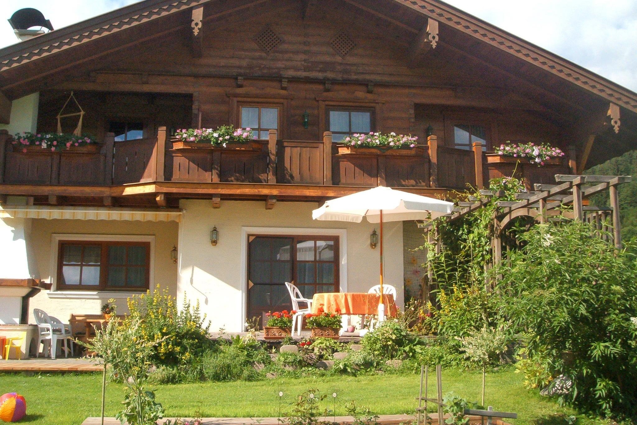 Appartment Holzblockhaus - Buitenkant zomer