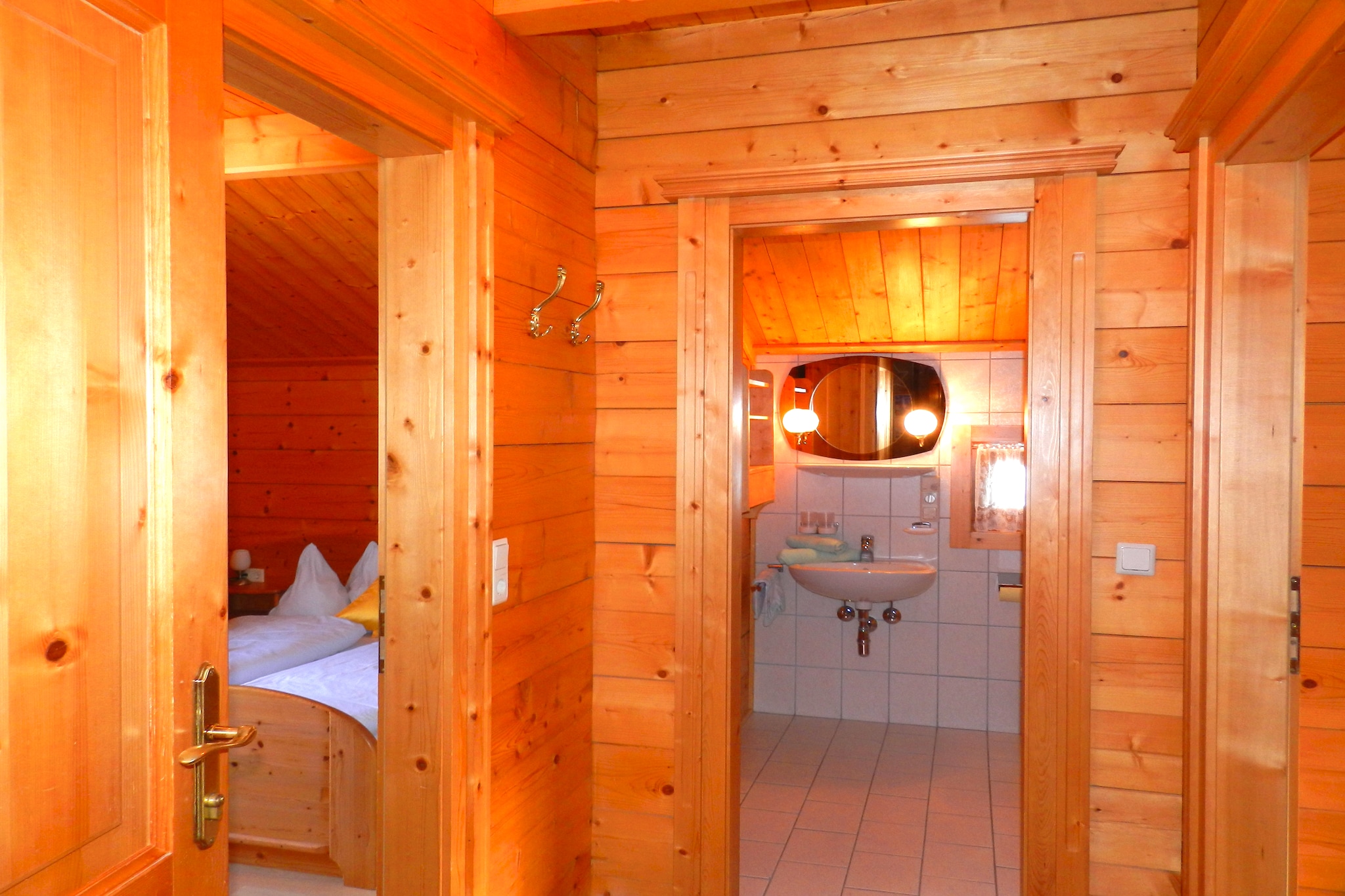 Appartment Holzblockhaus - Badkamer