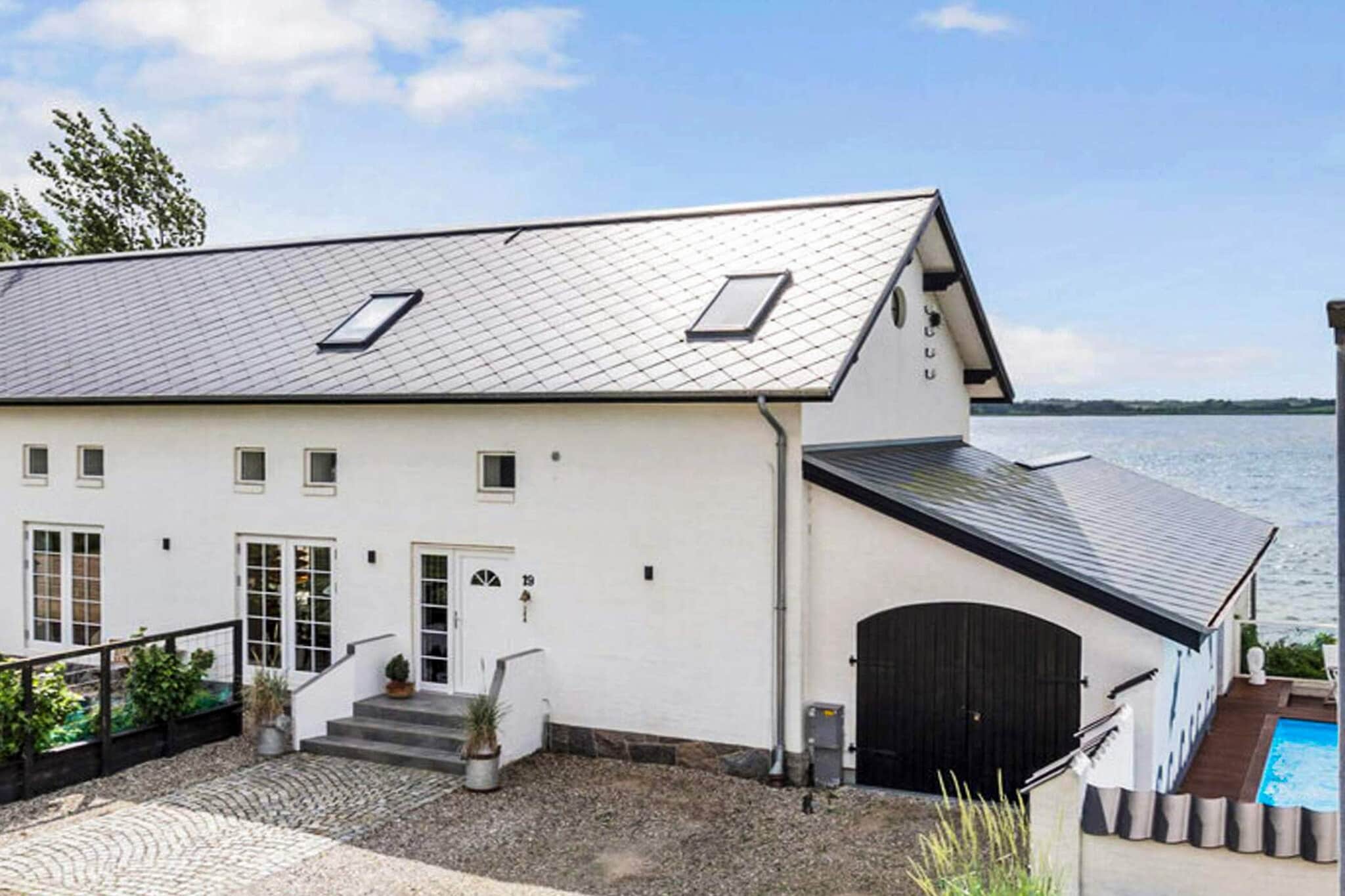 Historic Stay in Hejlsminde Sea