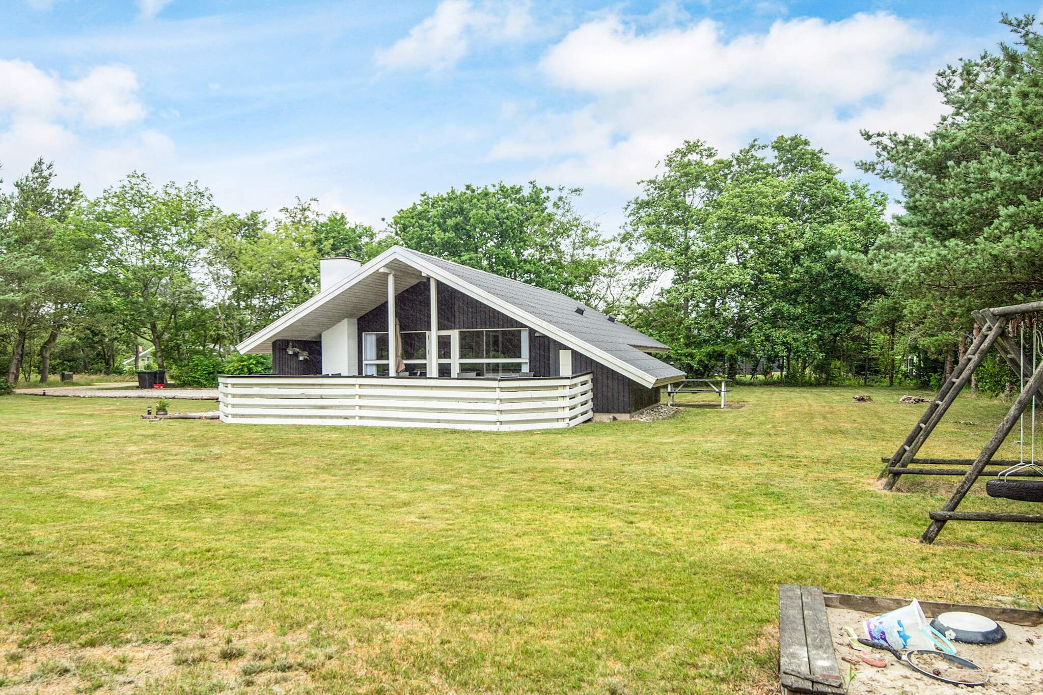 Helle Hutte mit uberdachter Terrasse-By Traum-Aussicht