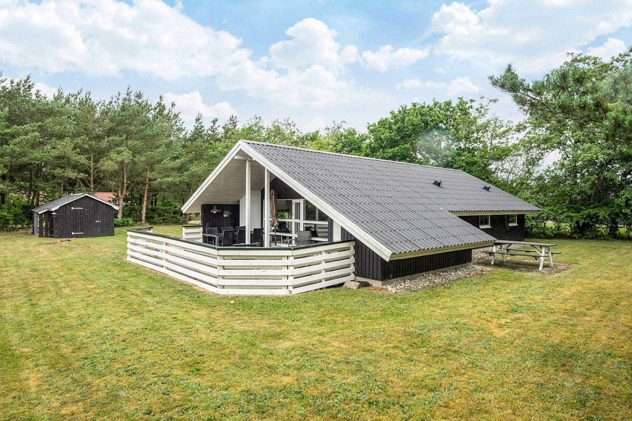 Helle Hutte mit uberdachter Terrasse-By Traum-Aussicht