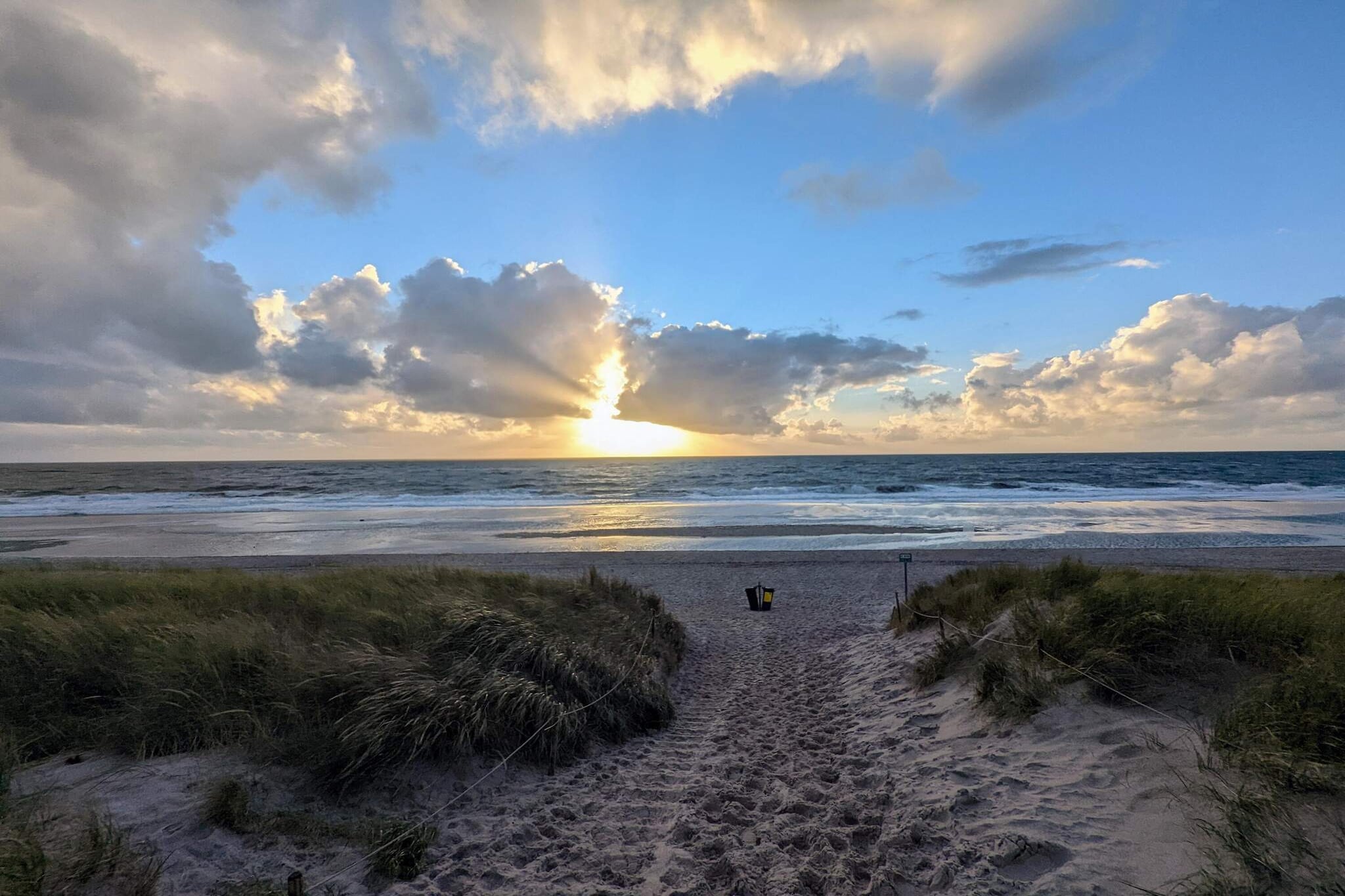 Bright Dune View Cottage-By Traum-Water view