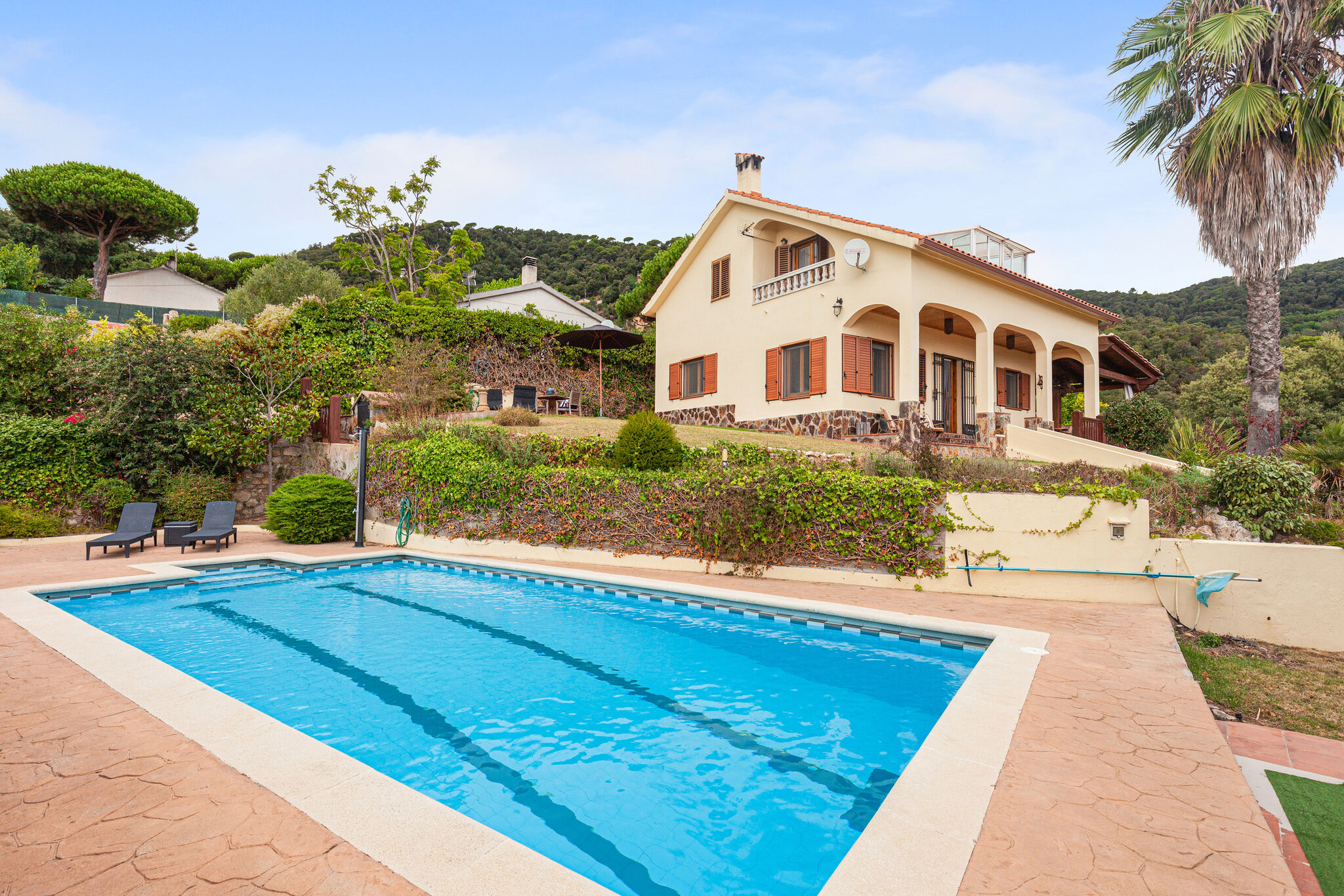 Moderne Villa in Tordera mit privatem Pool