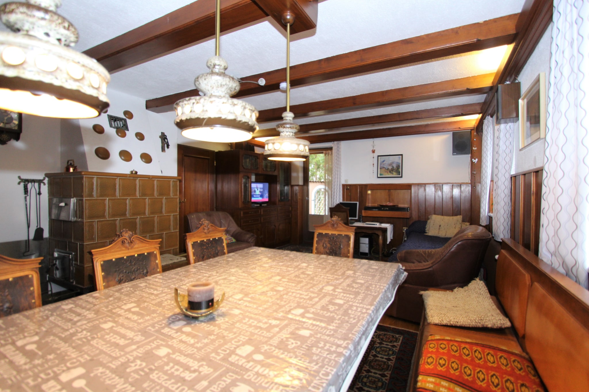 Ground floor: (Living room(single sofa bed, TV, dining table, seating area), Kitchen(hob(4 ring stoves), coffee machine, oven, microwave, dishwasher, fridge), Kitchen(hob(2 ring stoves), fridge), Living/bed room(single sofa bed, TV, dining table), bedroom(2x single bed), bathroom(shower, 2x washbasin), toilet(washbasin, bidet), toilet, ski storage)\n\nOn the 1st floor: (bedroom(double bed, TV, balcony), bedroom(double bed, TV, balcony), bedroom(double bed, balcony), bedroom(double bed, balcony), bedroom(2x single bed, balcony), bathroom(shower, washbasin), toilet)\n\nBasement: (bathroom(tumble dryer, shower, washbasin, washing machine), recreation room, sauna, Bubble bath)\n\ngarage, garage, garden, garden furniture, parking