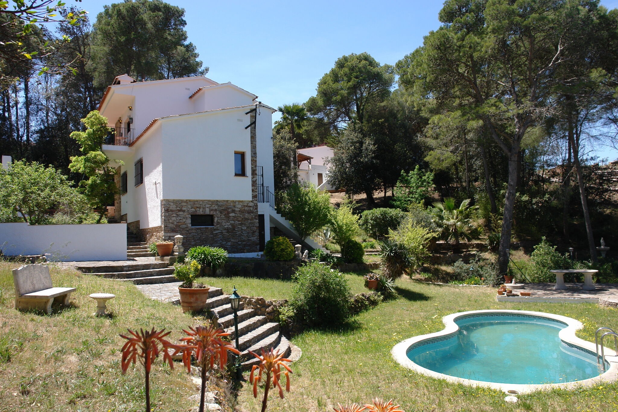 Maison de vacances avec piscine, grand jardin avec piscine et belle vue à Begur