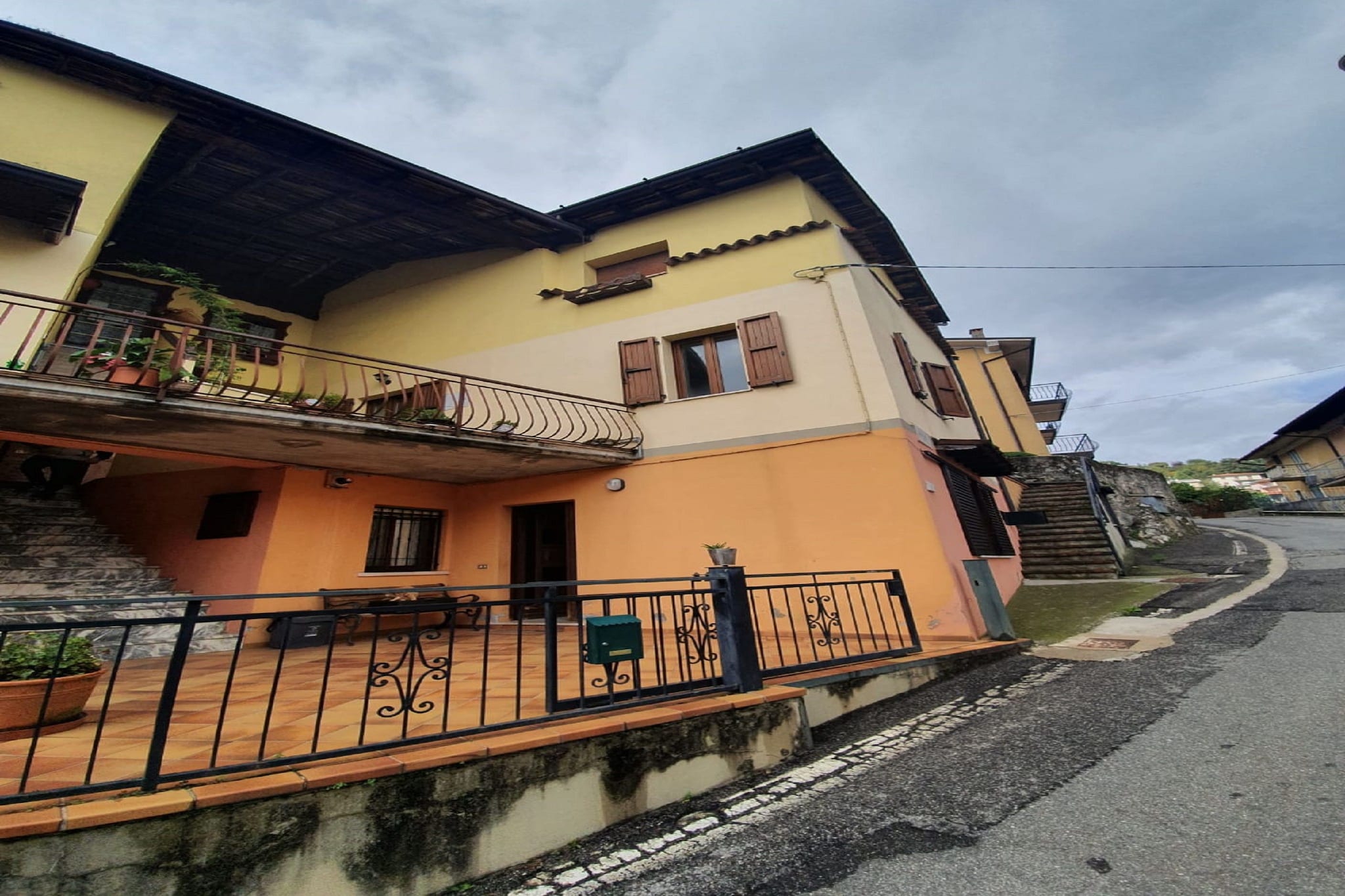 An optional utilities and service fee of EUR 40,00 will be charged before your arrival. Details are given below.<br> Inserted among the 500 villages of Serle, this apartment overlooks a splendid view of pre-Alps. The apartment is located on the first floor accessible by a staircase, and can host 4 people in a bedroom and a living cum dining room. Centre of Serle is a few steps away, where you can splurge, eat and make merry. Lake of Garda can be reached after a drive away, where you can enjoy the fascinatingly charming view. Living room with the sofa bed and the kitchenette allows you to feel at home where you can prepare wholesome food before heading out. The apartment has a small shared terrace and free public parking just 50m away. About Belvilla When you stay in a Belvilla home, you can rest assured of a unique holiday home in ideal surroundings at an attractive price. The portfolio of accommodations consists of more than 40,000-holiday homes in 20 European countries. Interested in a weekend getaway, a summer or winter sports holiday or simply a short break? Do you prefer the coast, the countryside or the mountains? Whatever your preference, there is a Belvilla home to meet your needs, from a cosy gîte for two to a castle big enough for the entire family, from an apartment in the heart of Rome to a cabin in the middle of nowhere, from a simple tree house to a luxury dream villa and from close to home to the other side of Europe. A Belvilla home gives you the freedom to enjoy breakfast in your pyjamas or continue a good conversation into the morning hours without having to worry about the bar's closing time. Prepare gourmet meals with fresh local ingredients in your own kitchen and take advantage of having your own swimming pool to do as many cannonballs as you want! In other words, you can enjoy complete privacy in your home away from home. <br><b> Optional Utilities & Service Package </b><br><b> An optional utilities and service package of EUR 40,00 </b> can be selected prior to your arrival. You will receive a separate communication with the payment link should you wish to include it.<br>This package ensures a seamless stay and conveniently covers services such as final cleaning, utility consumption, service support, and protection against minor damages or incidental costs during your stay.<br>Guests who prefer may manage these services independently, provided the property is returned in good order at check-out.