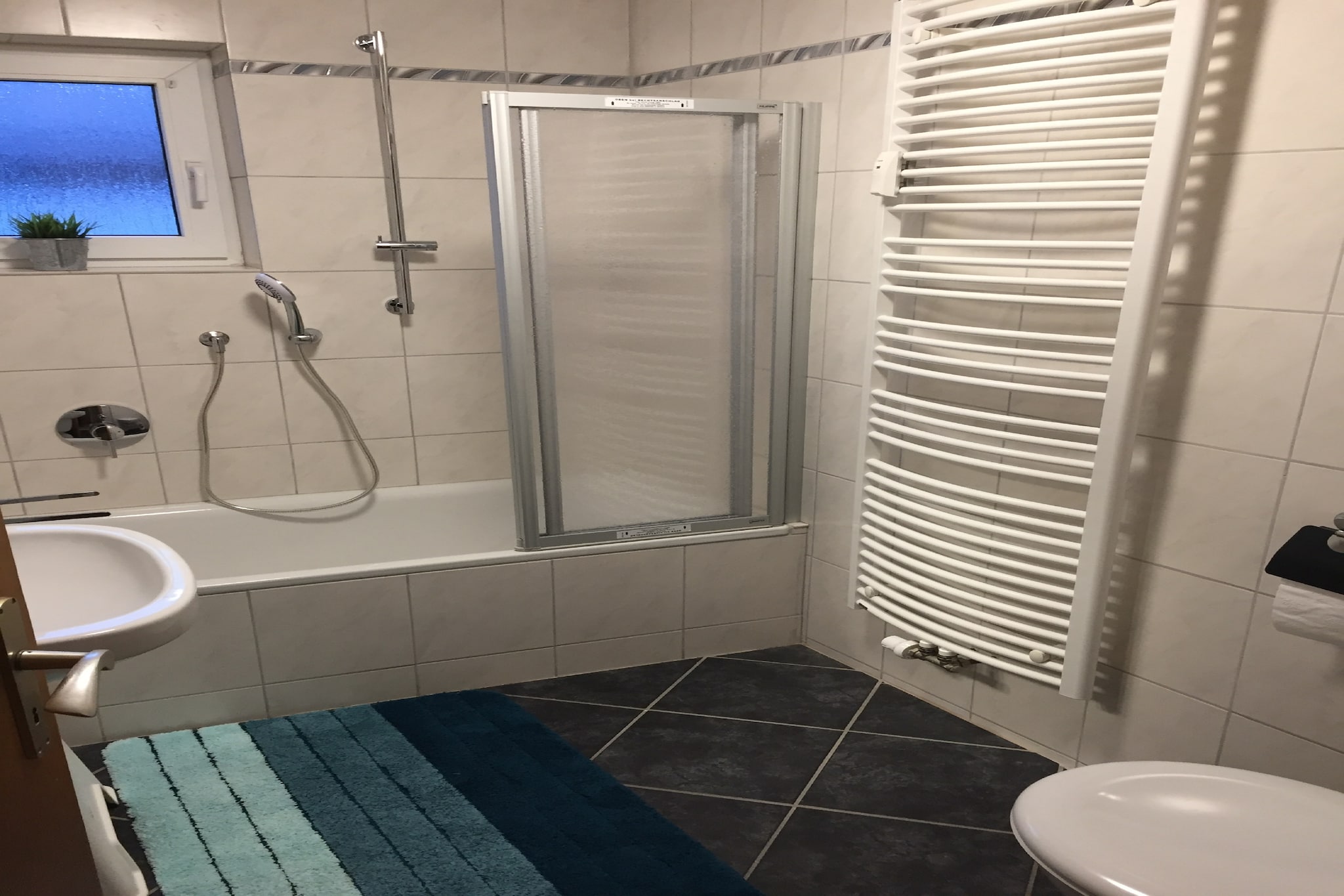 Ferienwohnung Baerenhöhle-Bathroom