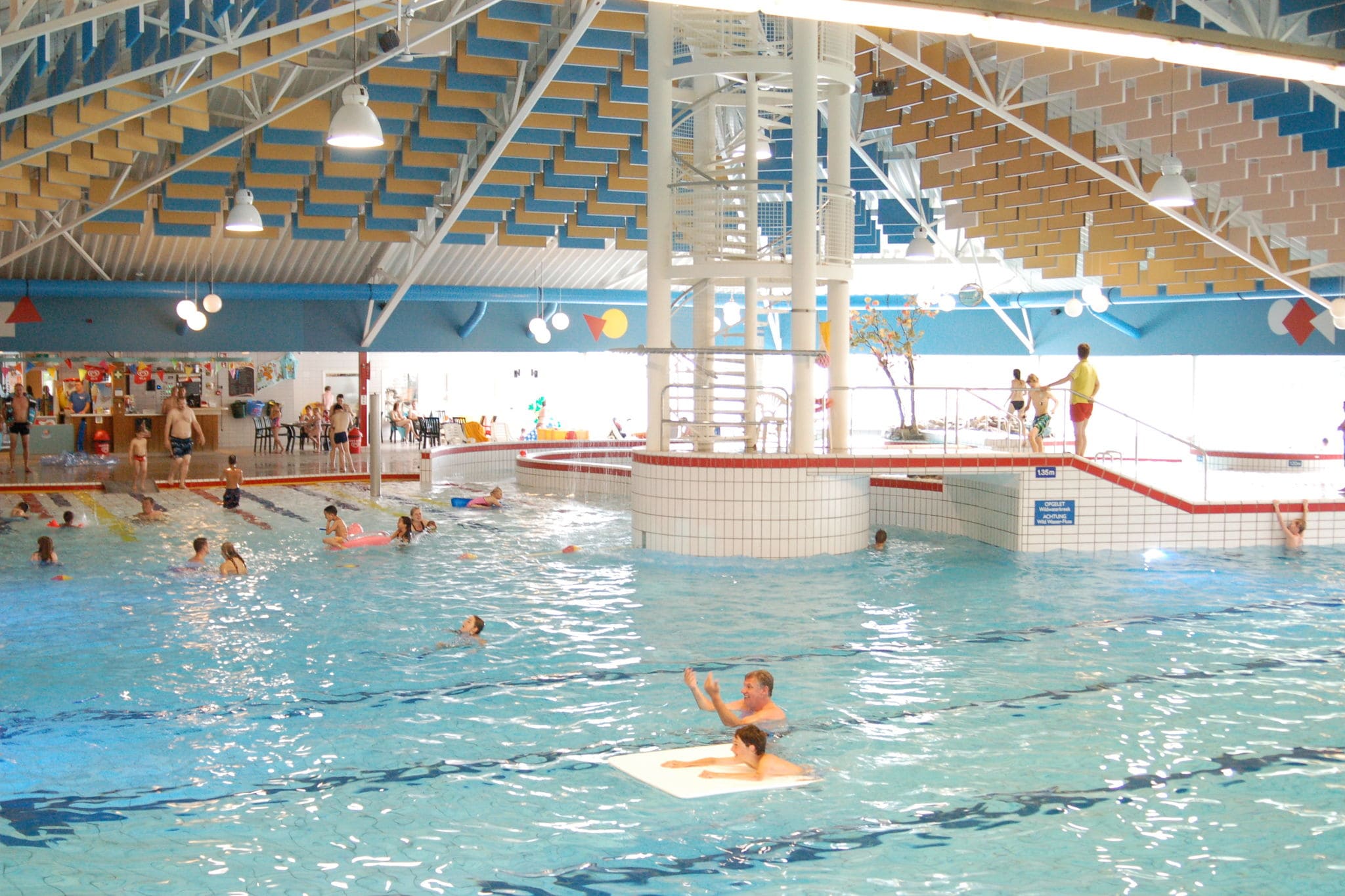 Gerestyld vakantiehuis op vakantiepark op Texel met faciliteiten zoals zwembad