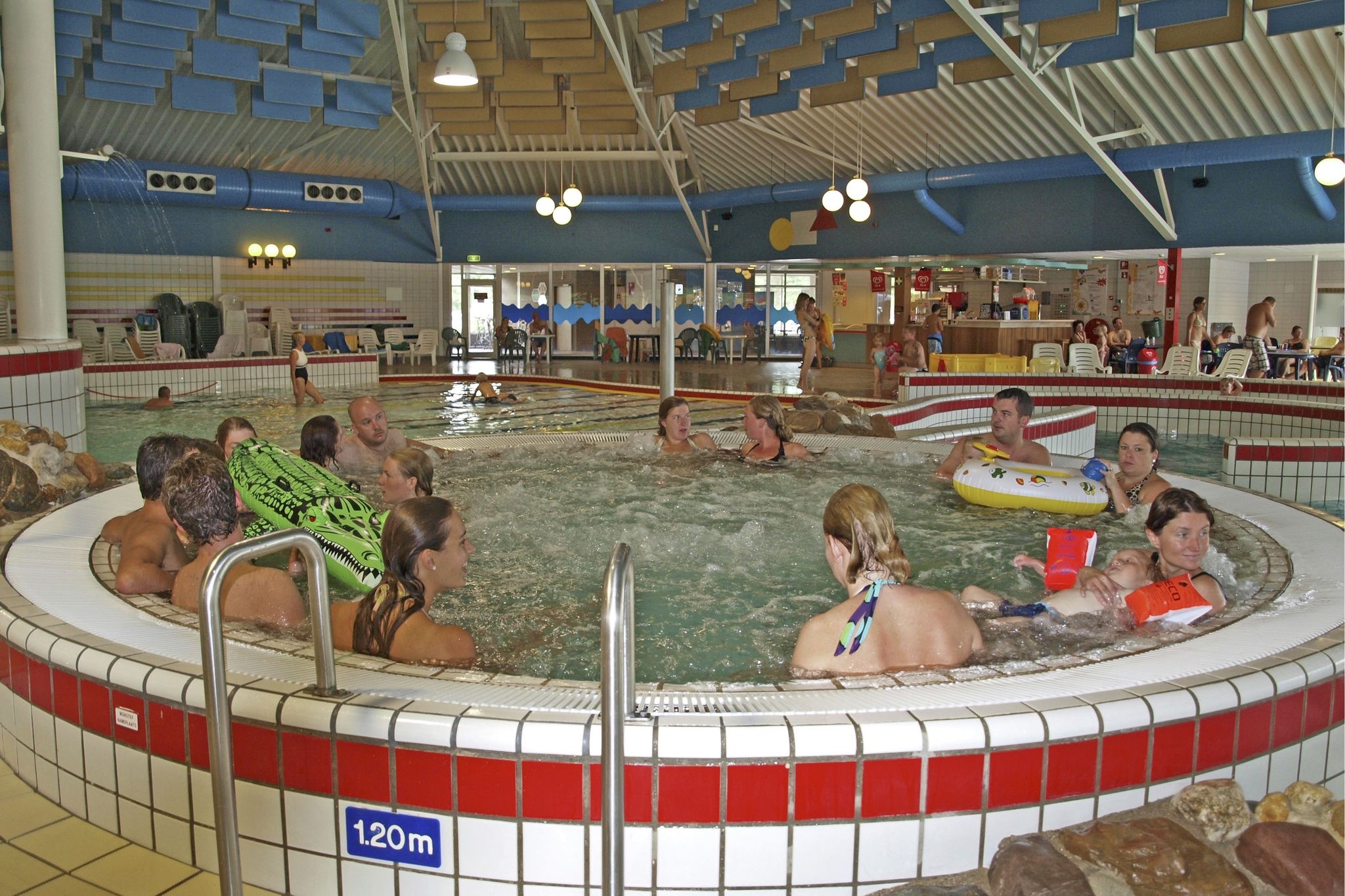 Gerestyld vakantiehuis op vakantiepark op Texel met faciliteiten zoals zwembad