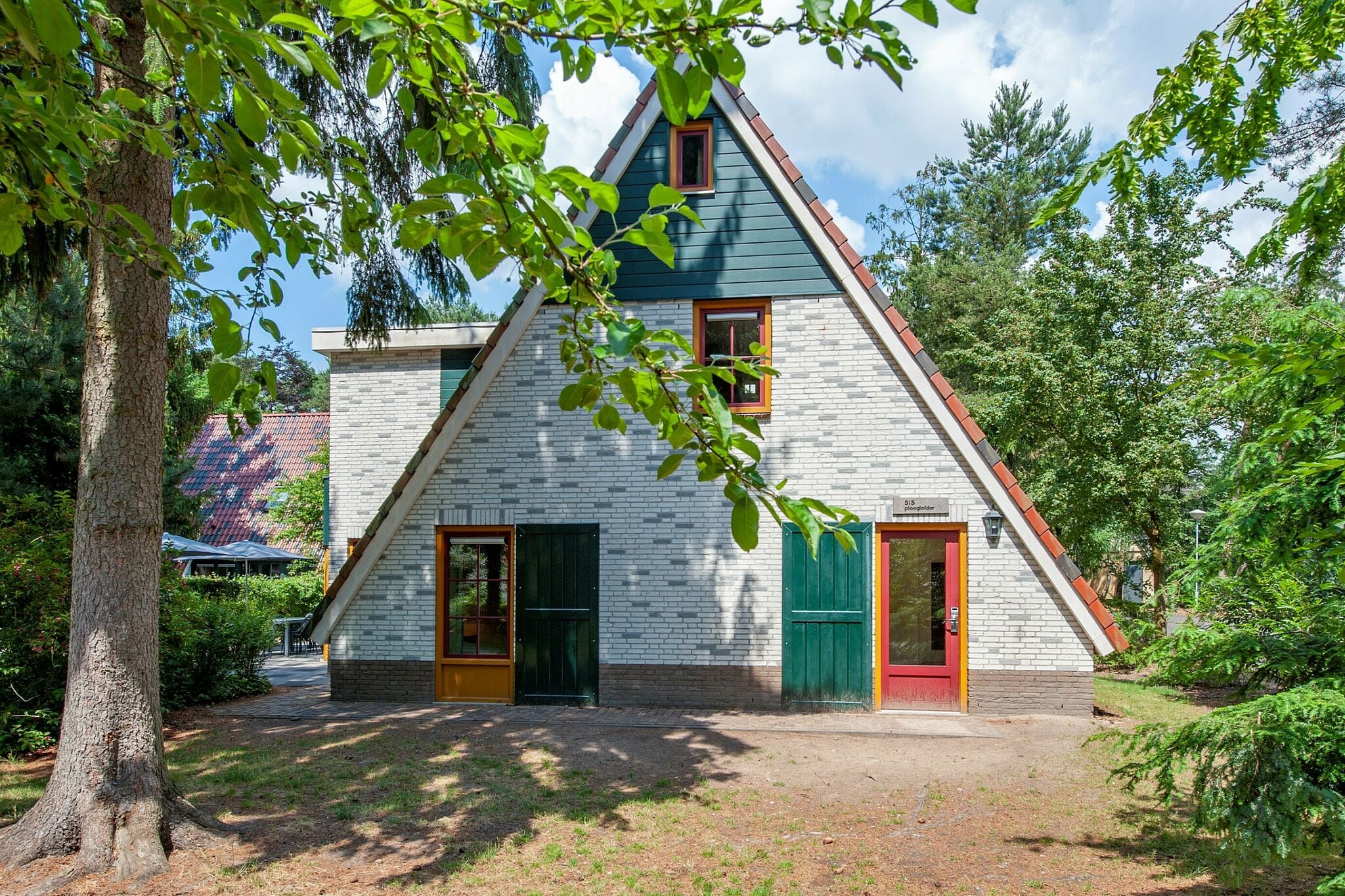 Geräumige, renovierte Villa mit Sauna, umgeben von Wald