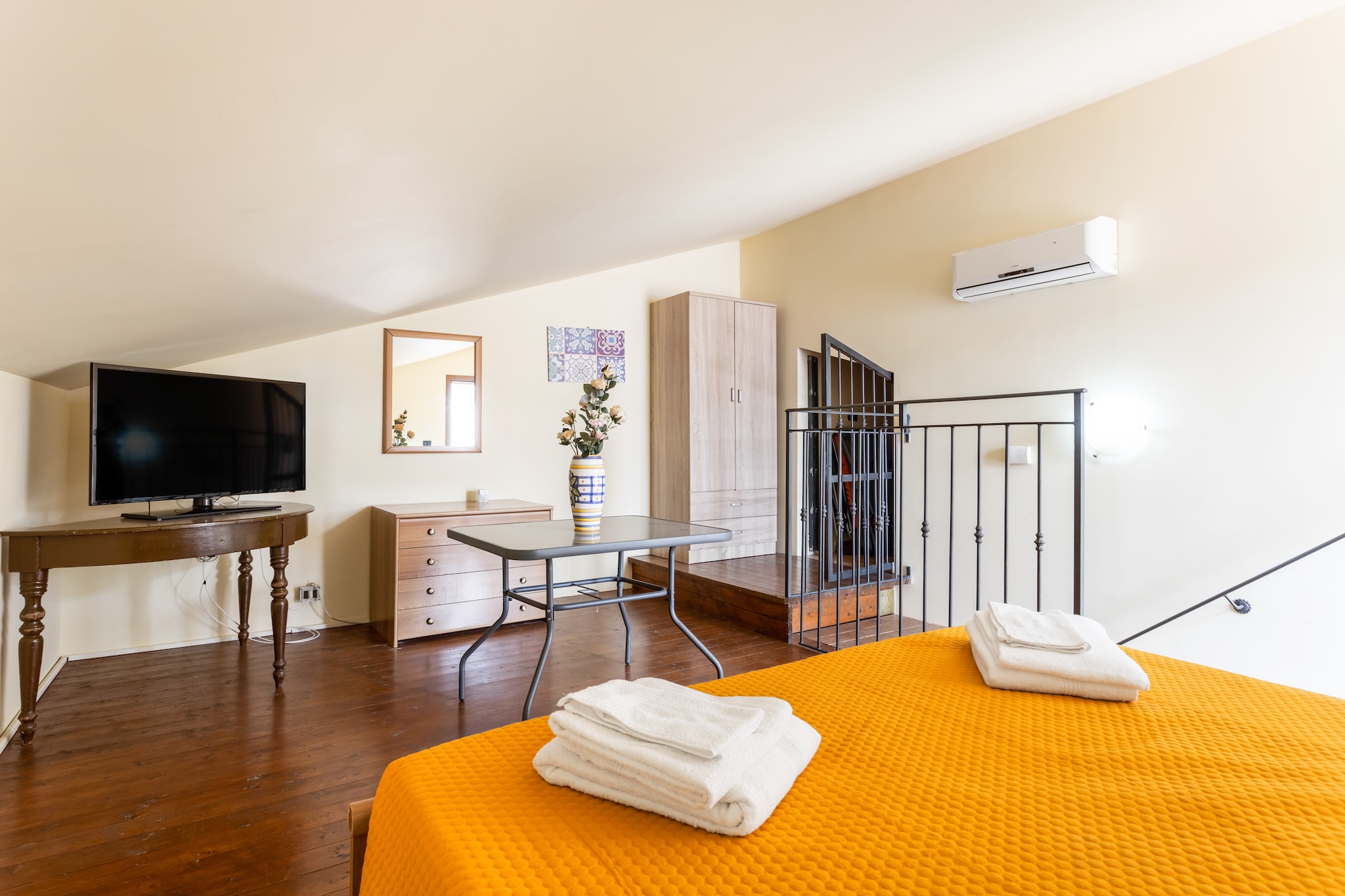 Bed Room