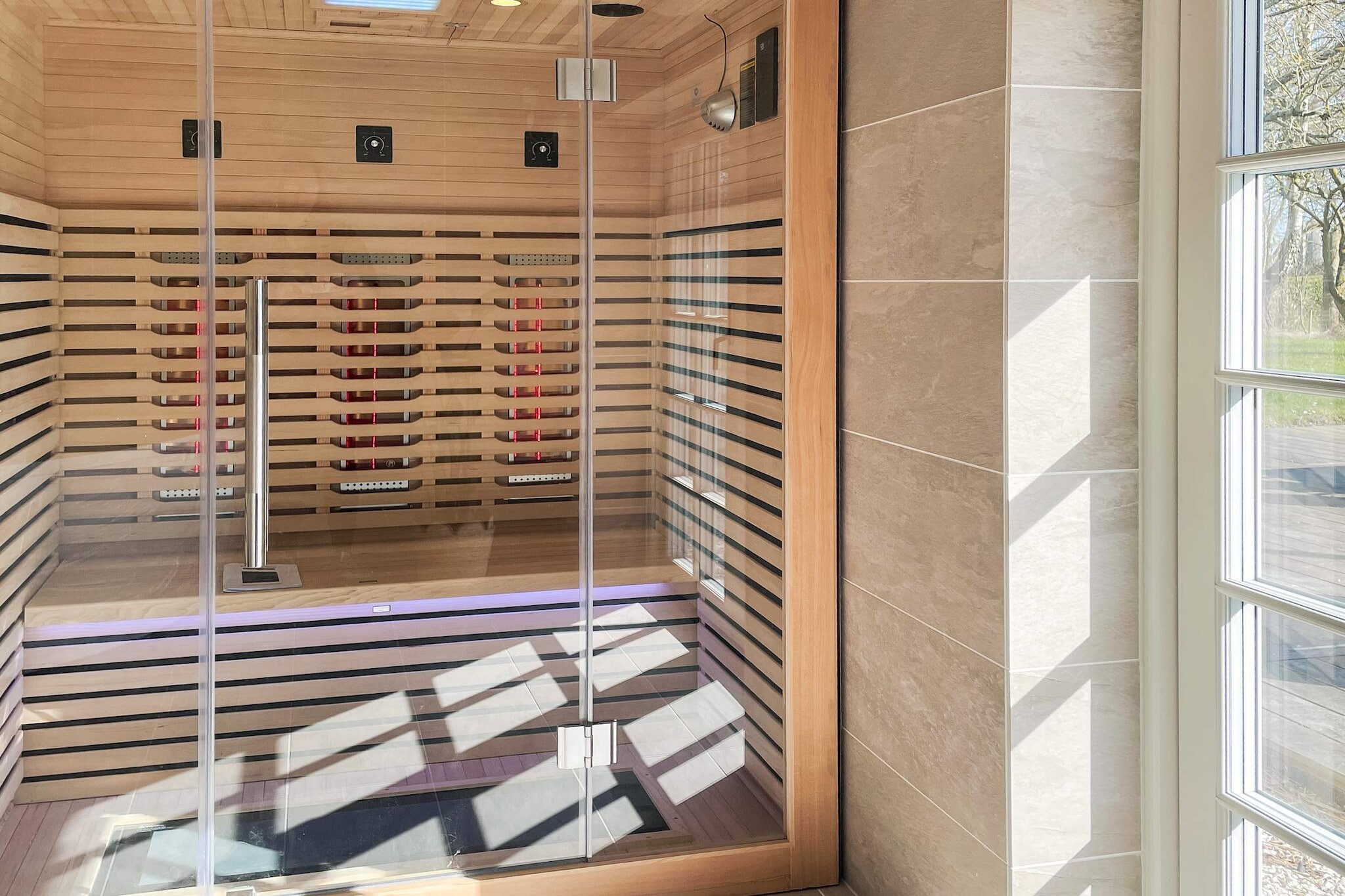 Idyllisch rietgedekt huisje-By Traum-Sauna
