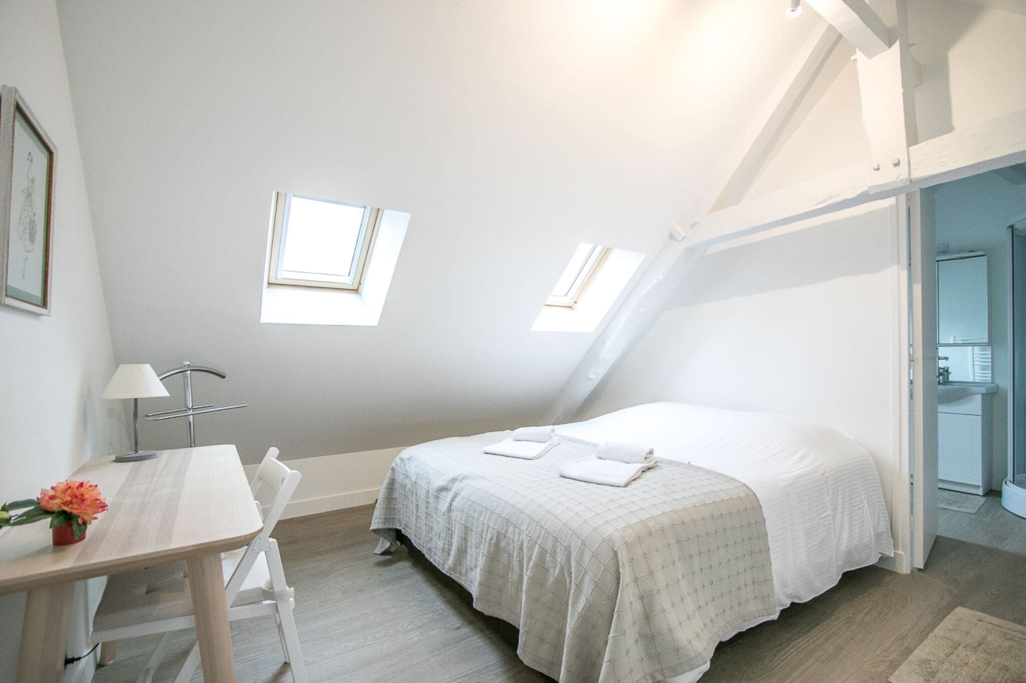 Calm and comfortable apartment in Bayeux, 9km from the beach