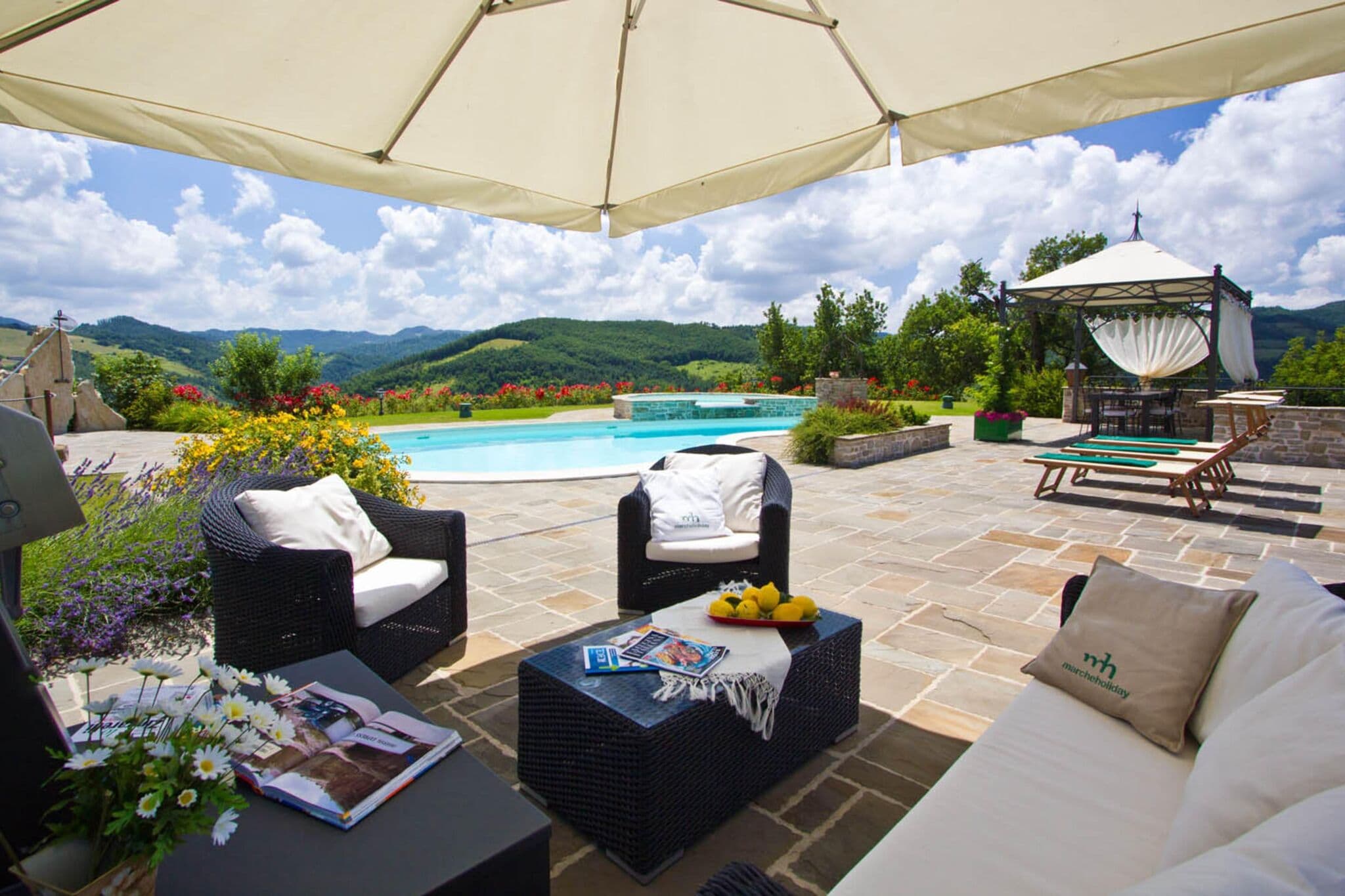 Wunderschöne Villa in Apecchio mit Swimmingpool