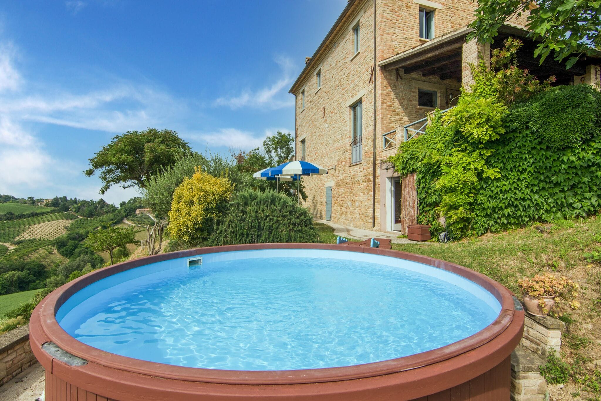 Aangename vakantiewoning in Vallefoglia met een zwembad