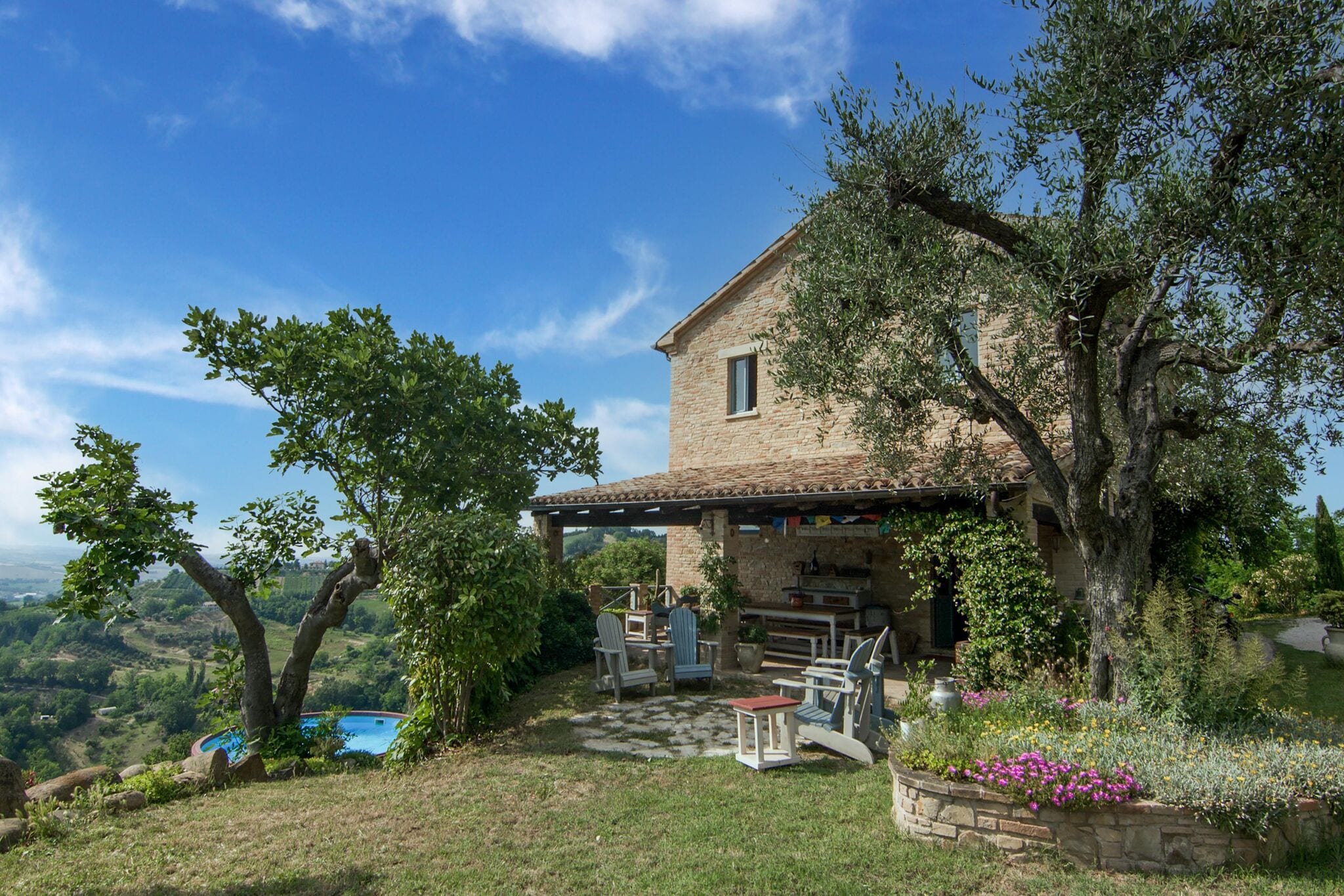 Beautiful Mansion in Vallefoglia with Swimming Pool