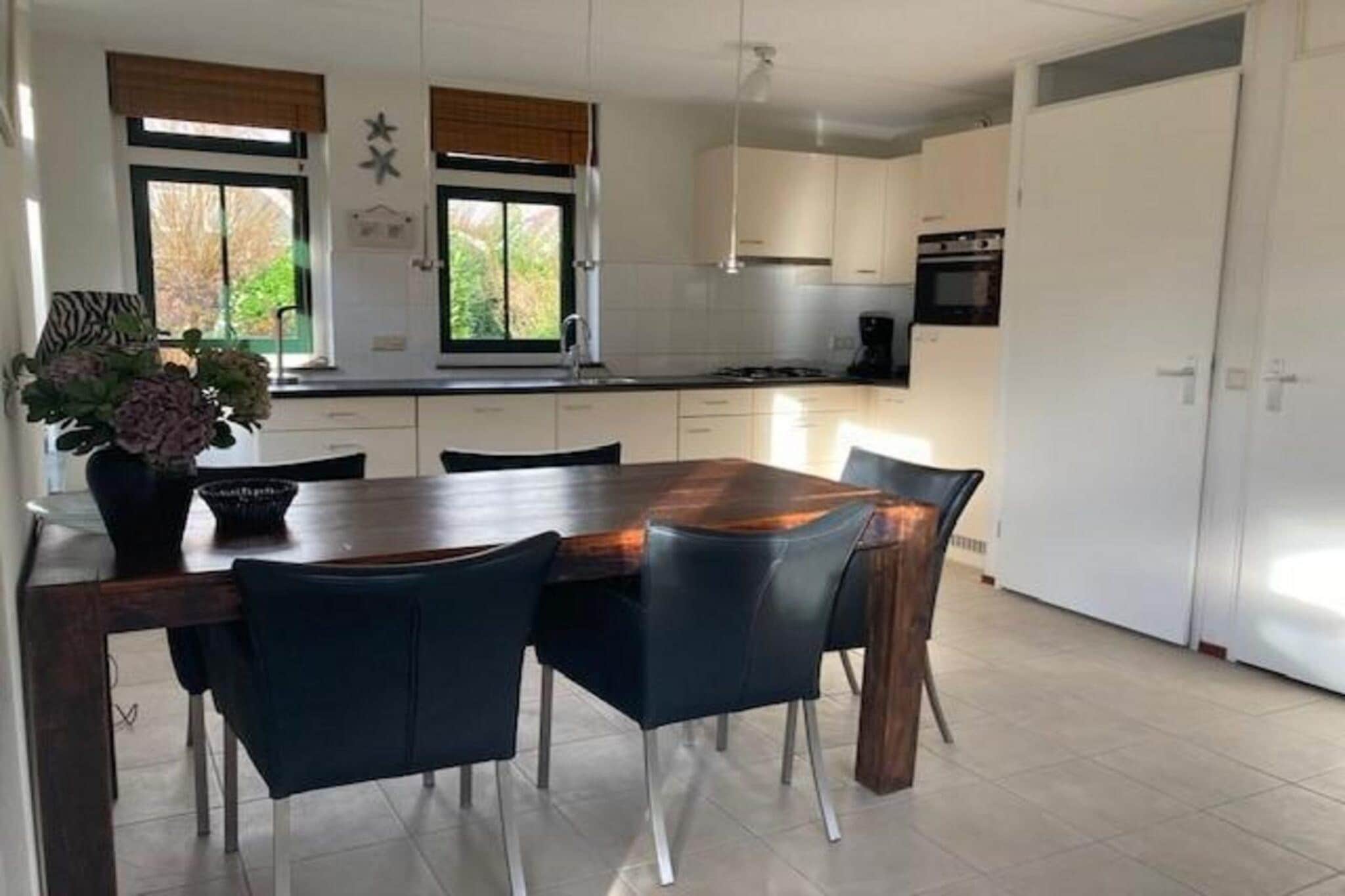 Koningshoeve 4 people with 2 bedrooms - Kitchen