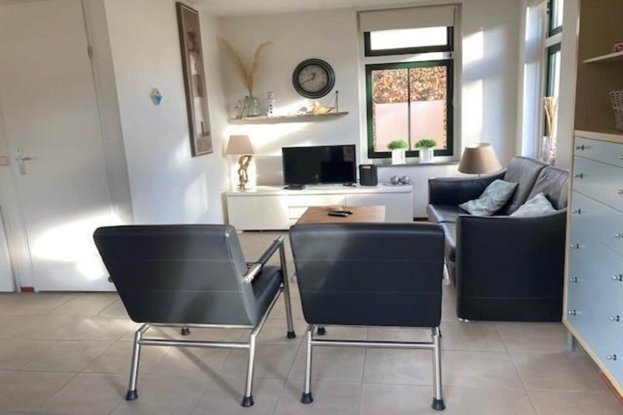 Koningshoeve 4 people with 2 bedrooms - Living room