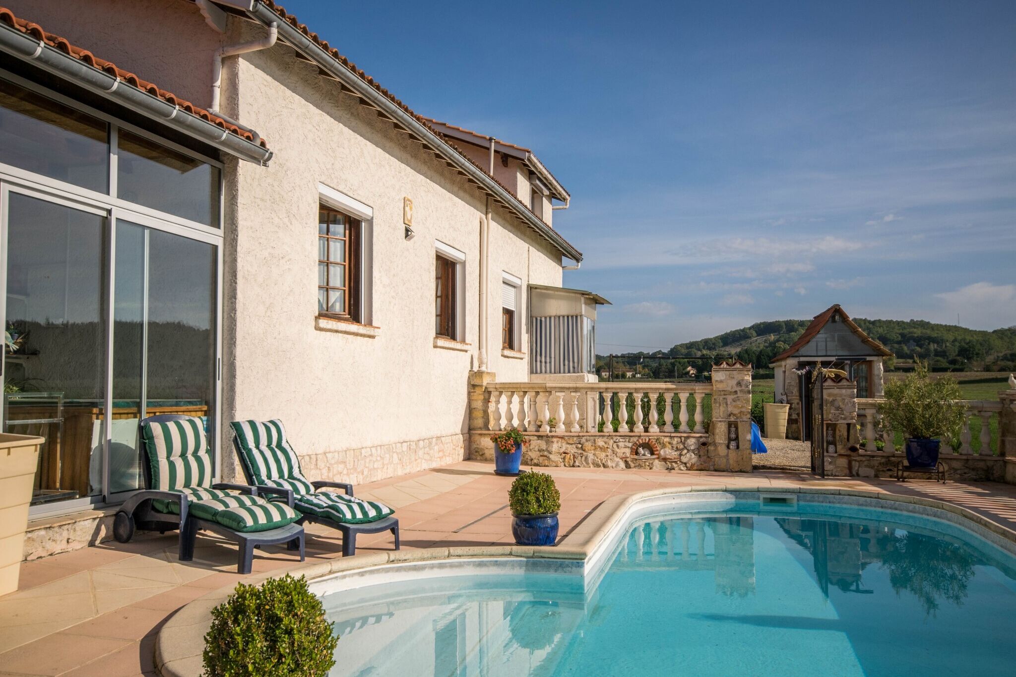 Wunderschönes Ferienhaus in Montayral mit Swimmingpool