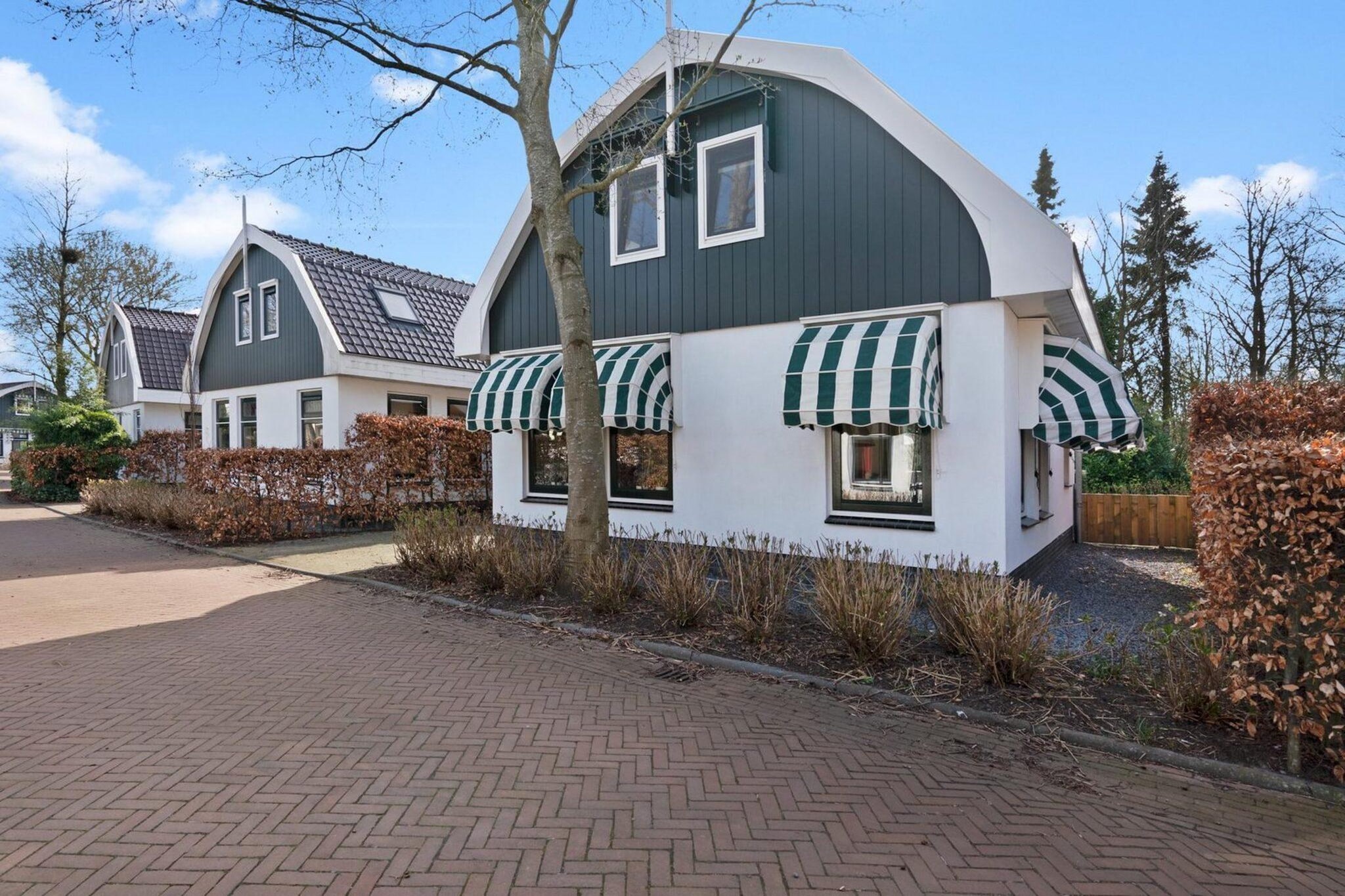 Koningshoeve 6 people - Exterior in summer