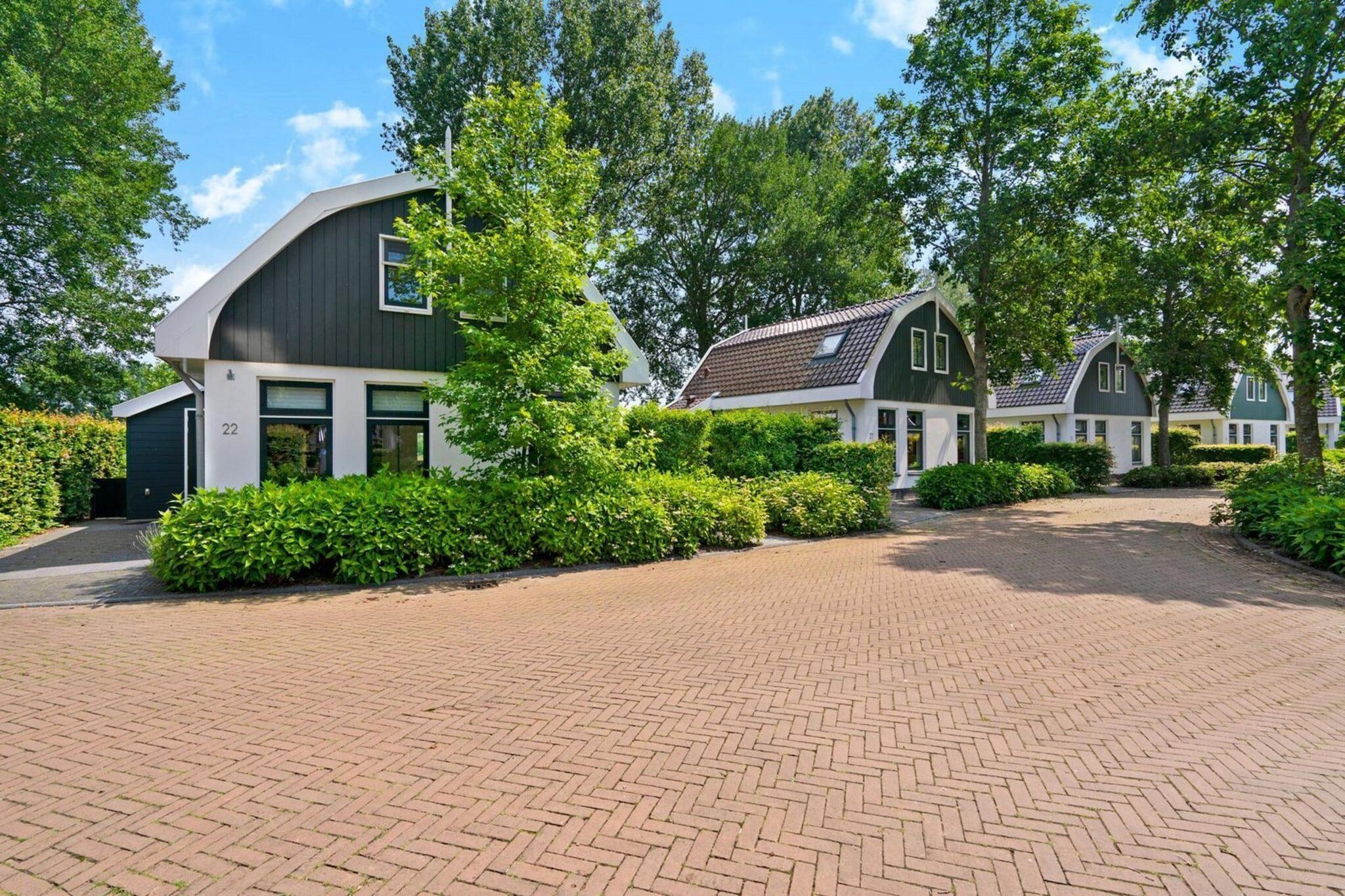 Restyled Koningshoeve 4 people - Exterior in summer