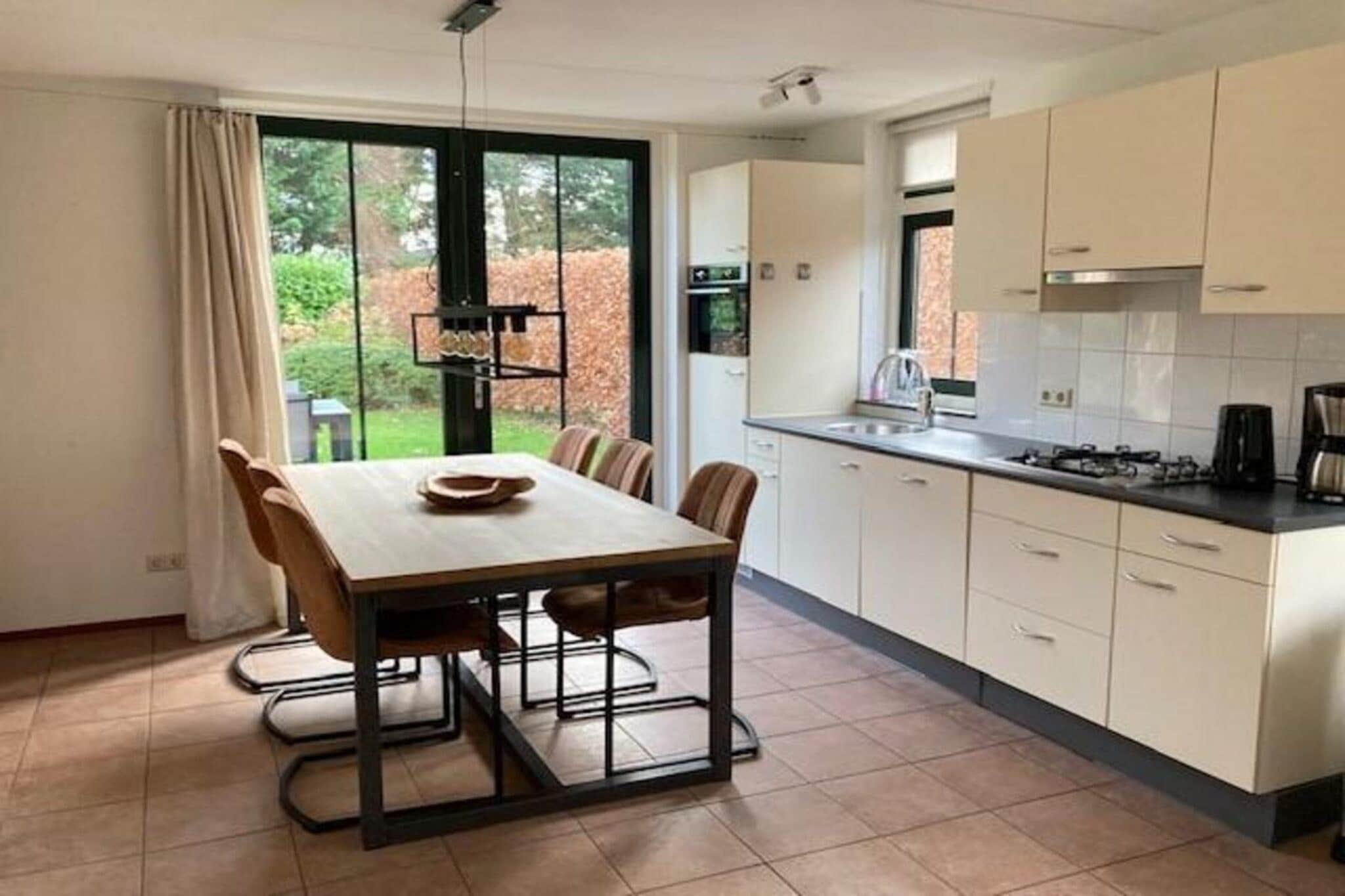 Restyled Koningshoeve 6 people - Kitchen