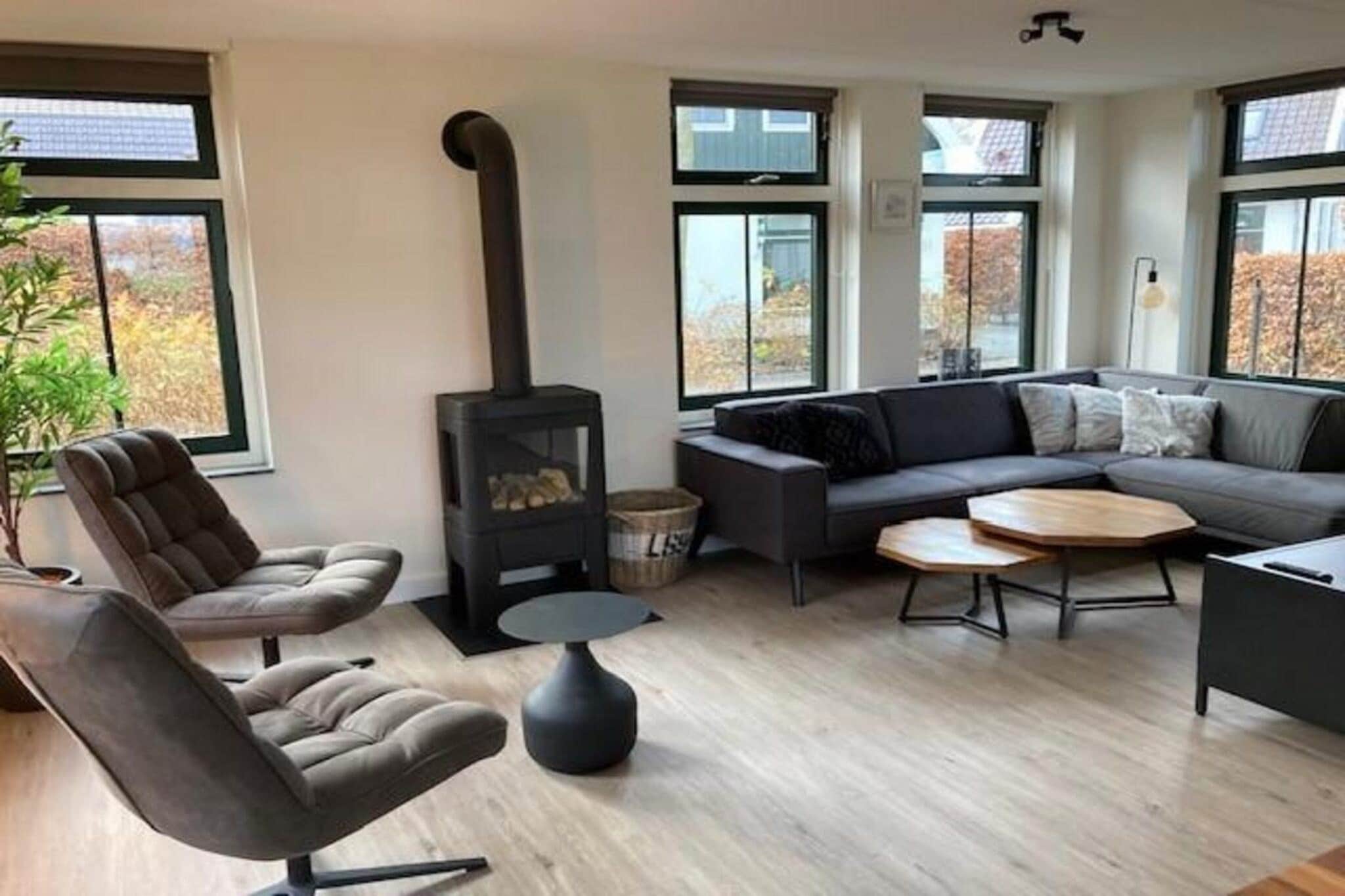 Restyled Koningshoeve 6 people - Living room
