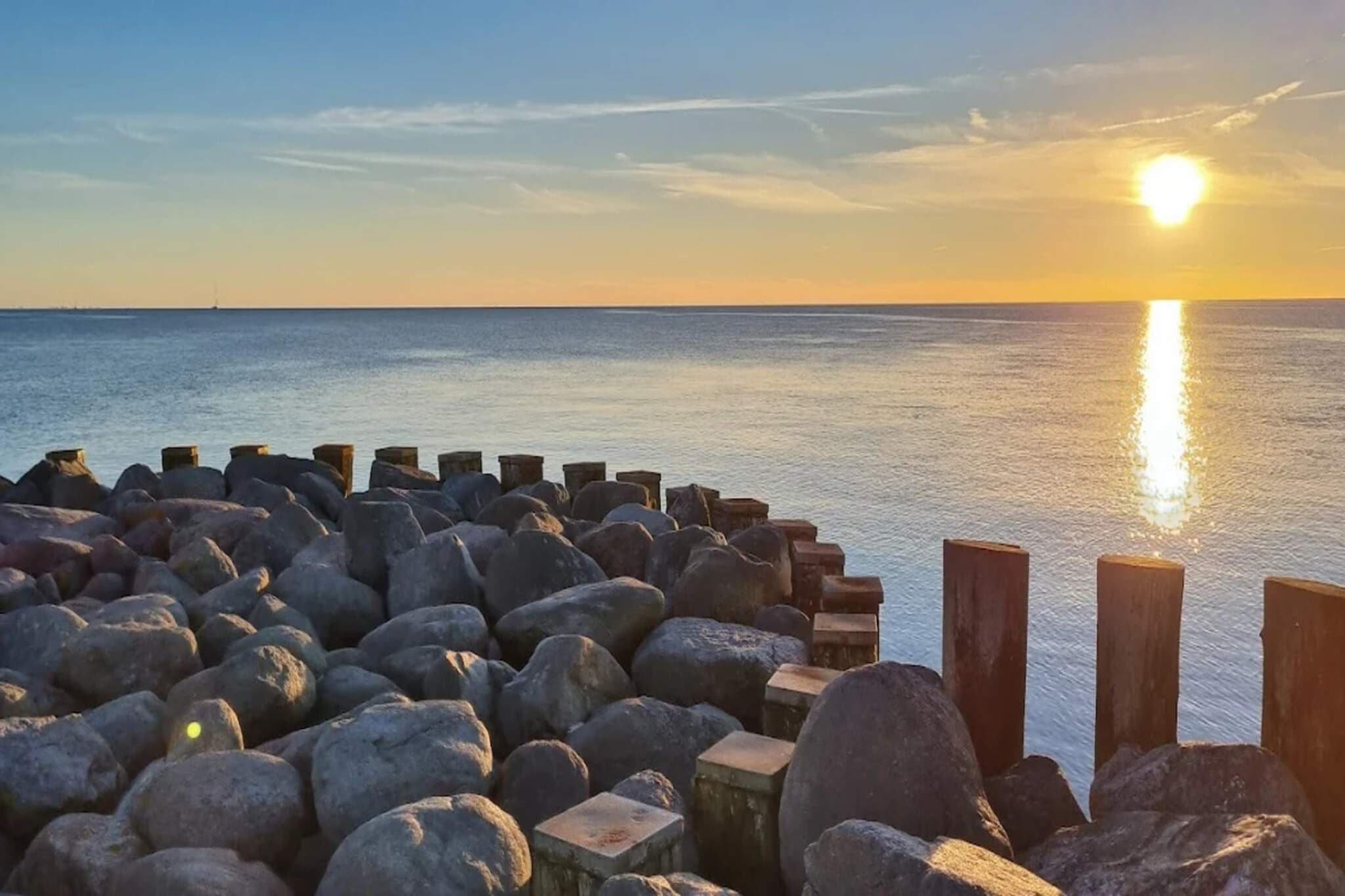 3 rooms app.,2stories,bay view,PLUS-Water view