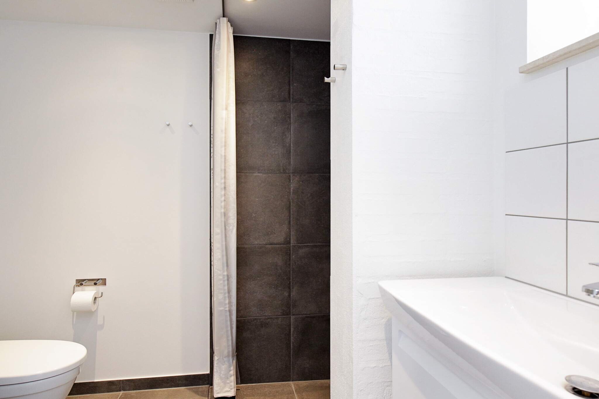 3 rooms app.,2stories,bay view,PLUS-Indoor