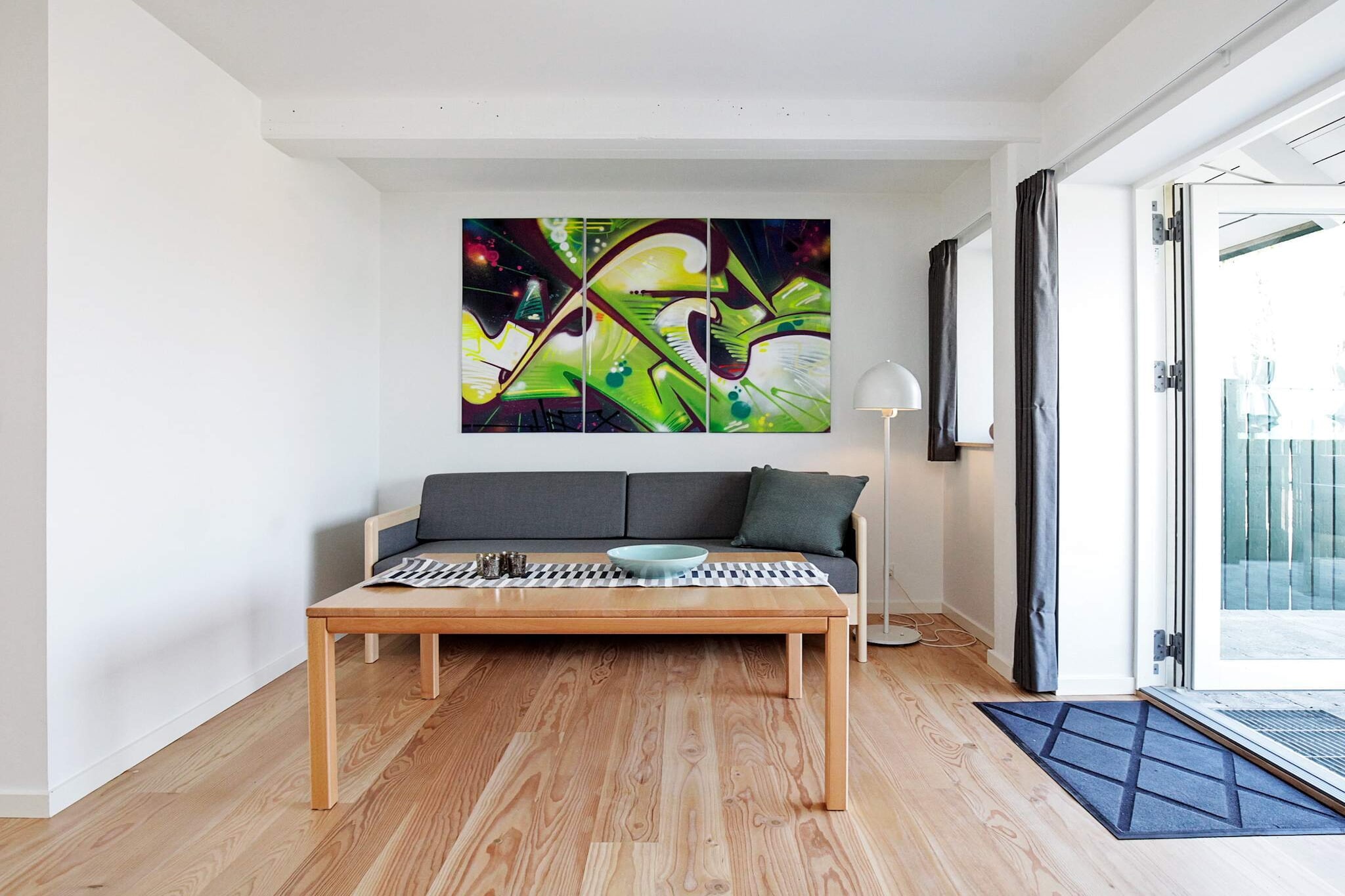 3 rooms app.,2stories,bay view,PLUS-Indoor