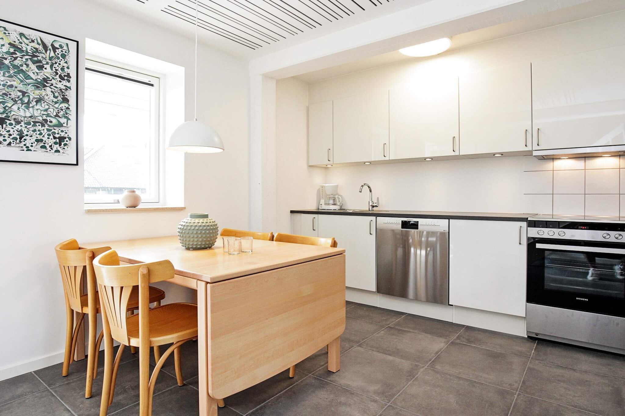 3 rooms app.,2stories,bay view,PLUS-Indoor