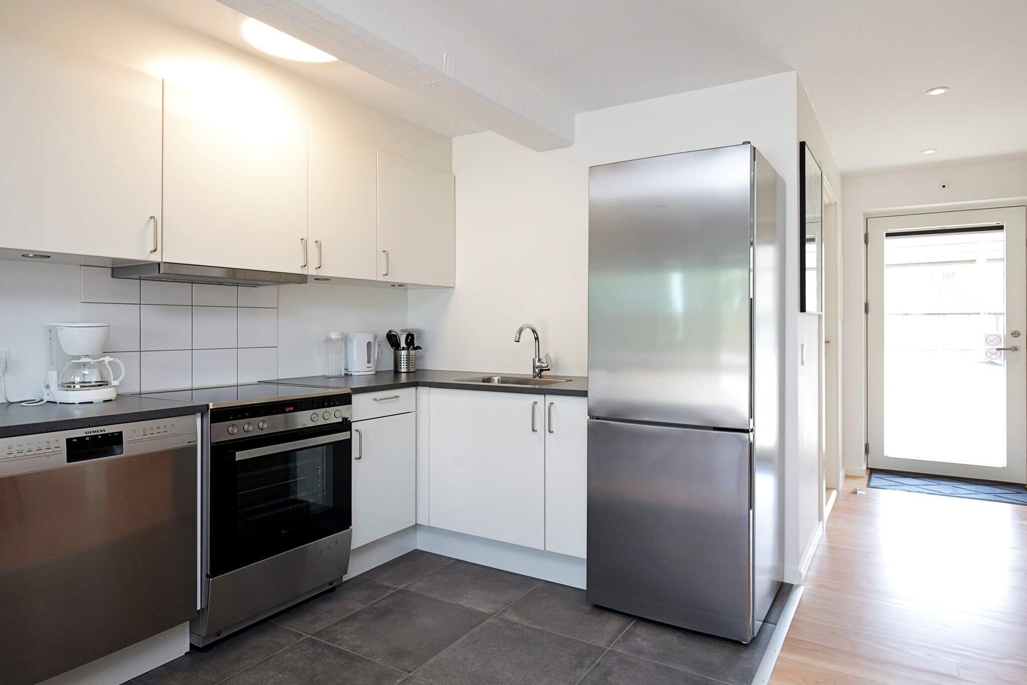 3 rooms app.,2stories,bay view,PLUS-Indoor