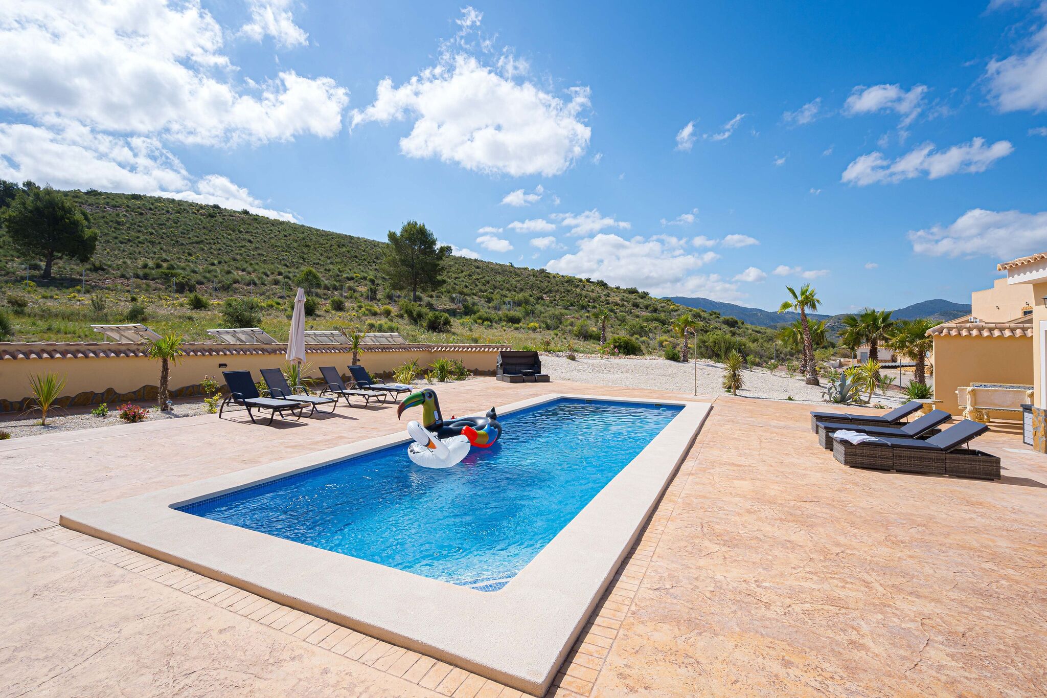Verträumtes Ferienhaus in Valencia mit privatem Pool