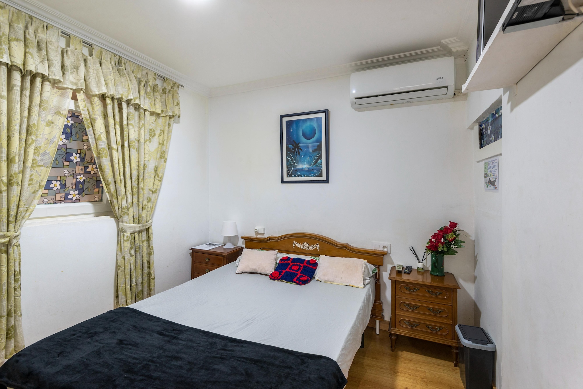 Family Home with Solarium