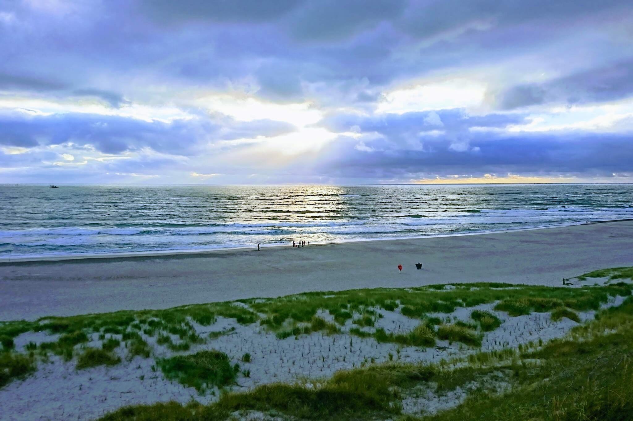 Evasion des dunes avec jeux and WiFi-By Traum-Vue sur l'eau