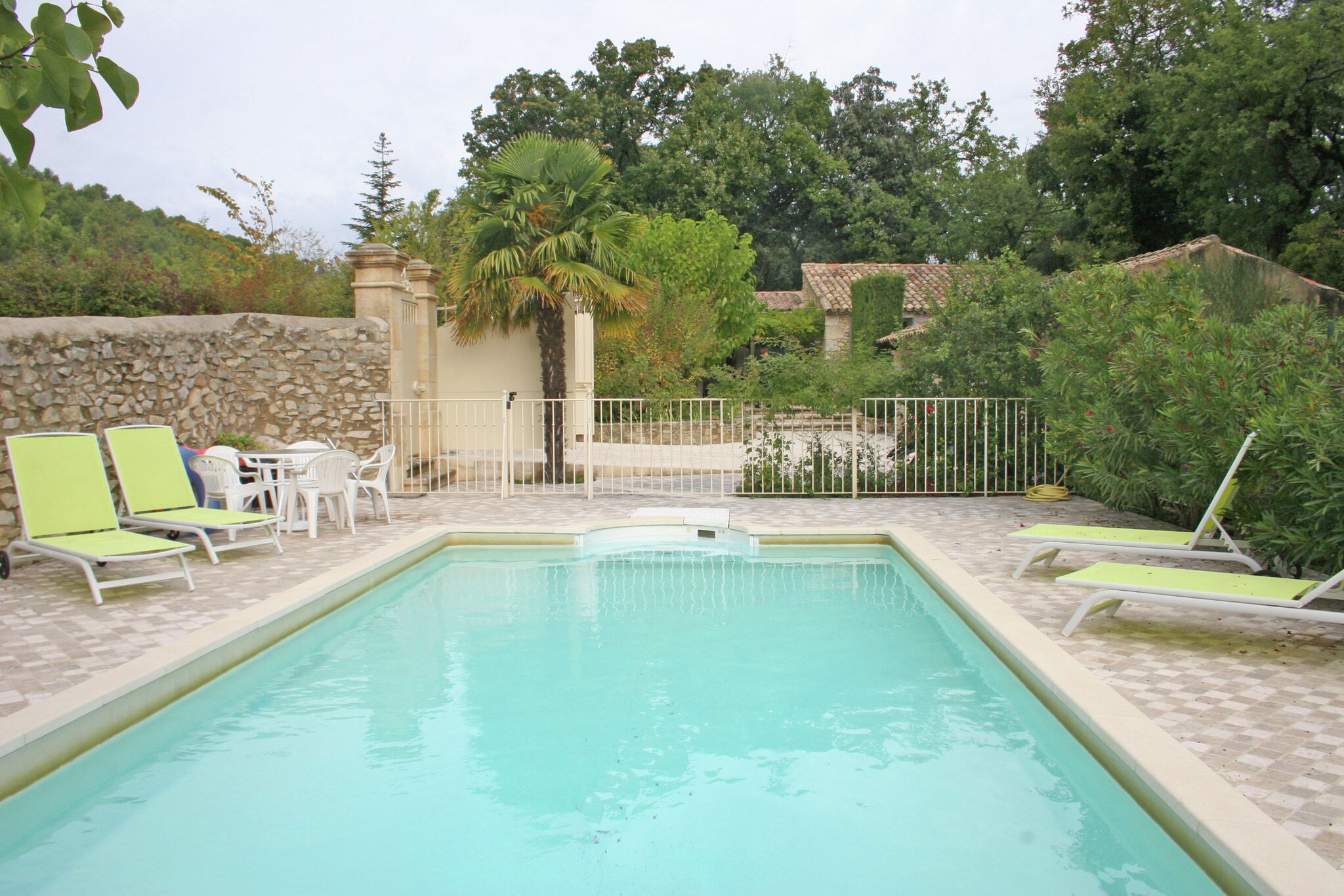 Large holiday home in Vaison-La-Romaine with garden