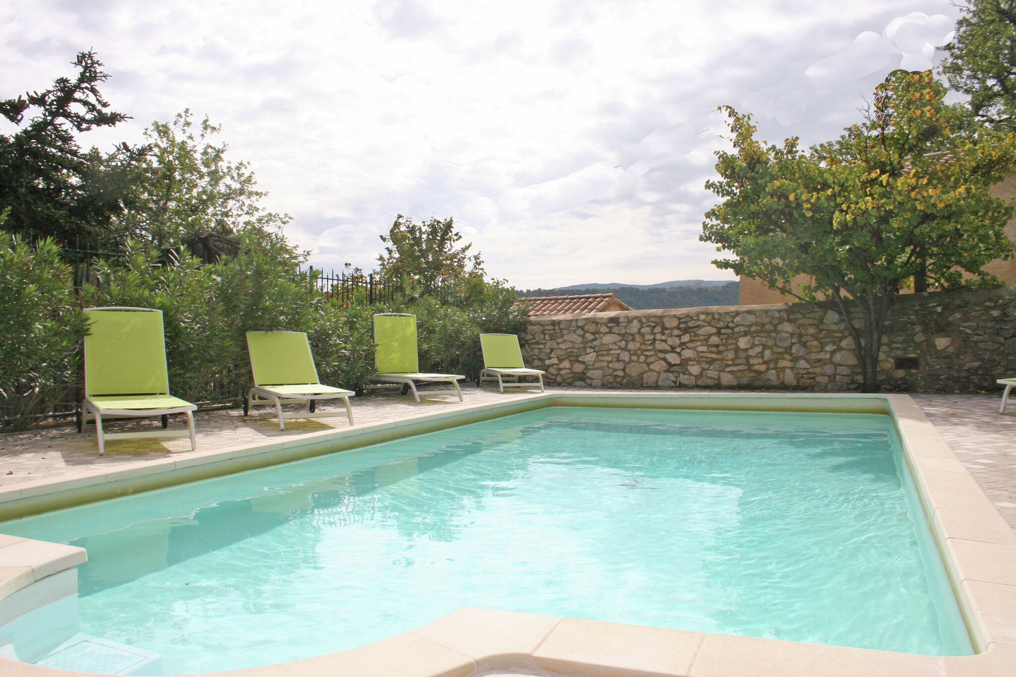 Comfortabele villa in Vaison-la-Romaine met privézwembad