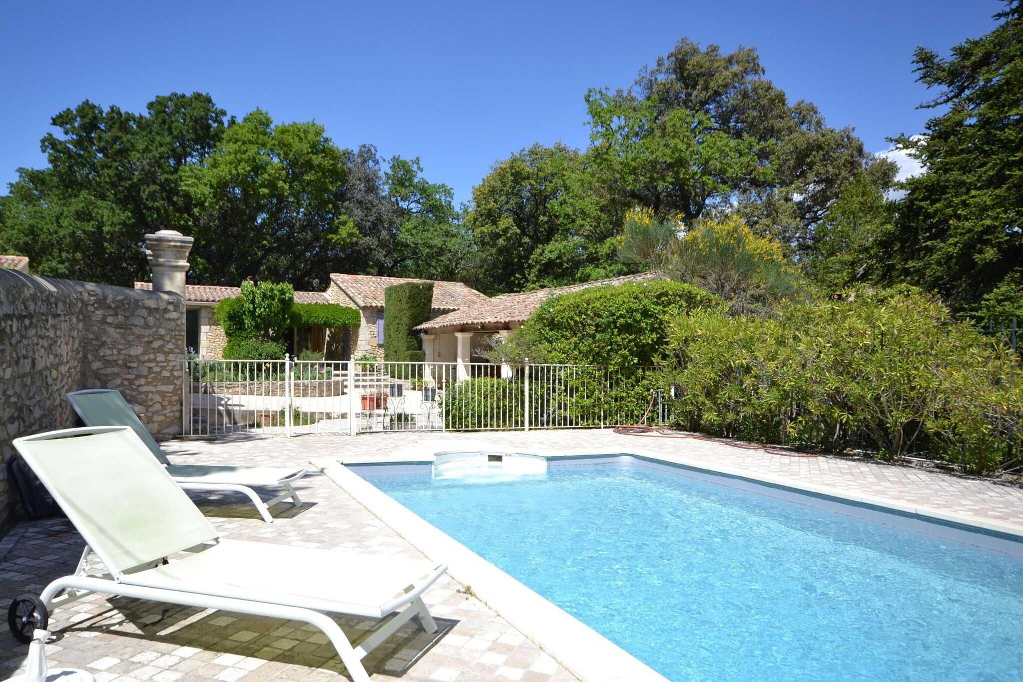 Schönes Haus mit Garten und privatem Pool in Vaison-La-Romaine