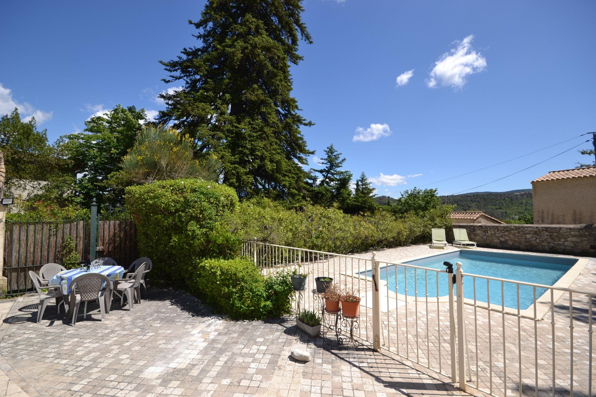 Schönes Haus mit Garten und privatem Pool in Vaison-La-Romaine