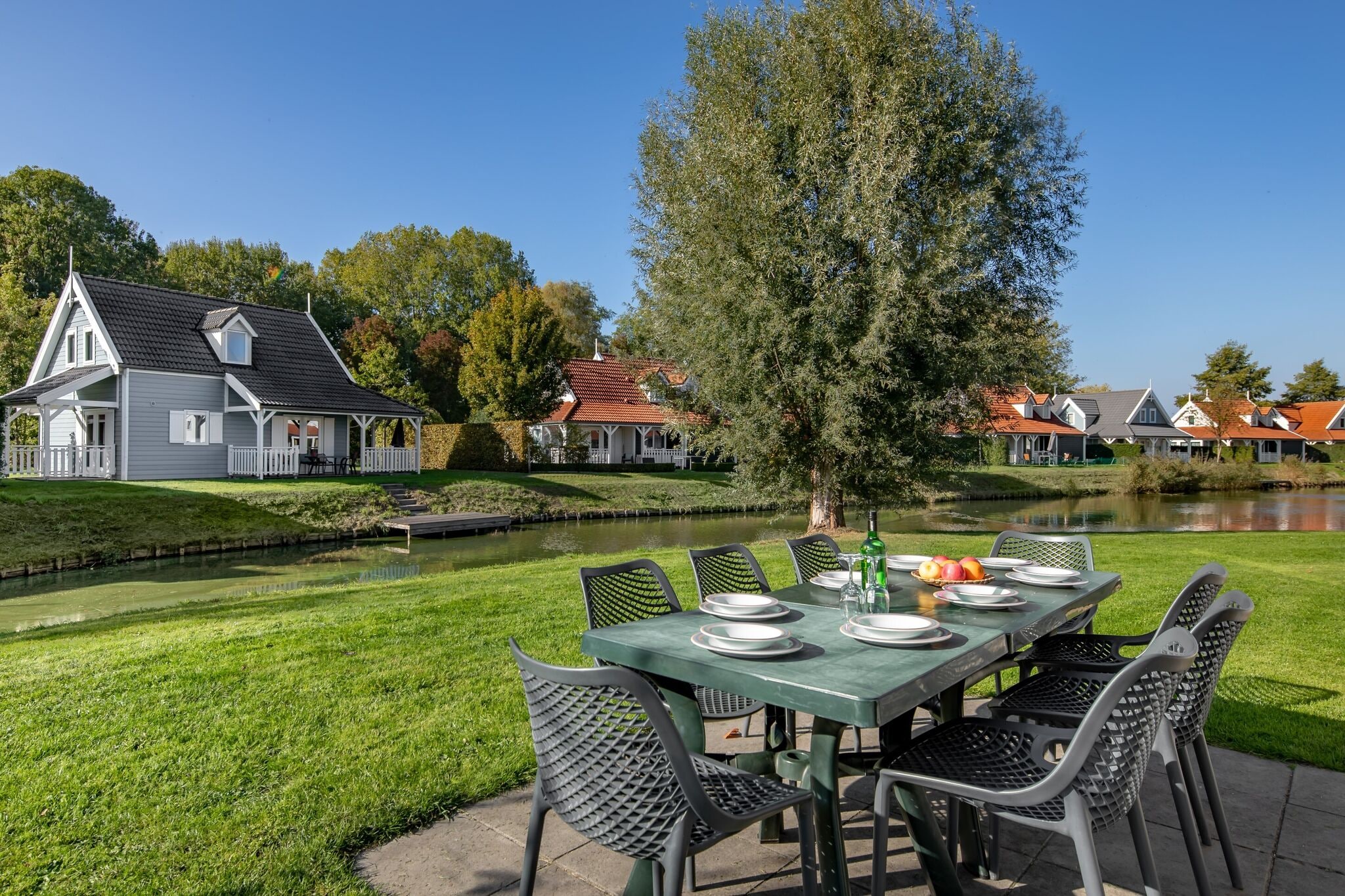 Confortable villa avec véranda, près du lac de Grevelingen